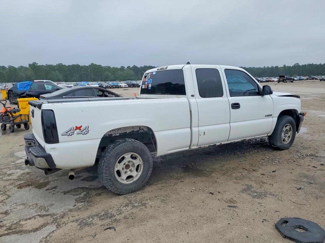 2002 Chevrolet Silverado K1500 White vin: 1GCEK19V72E177784