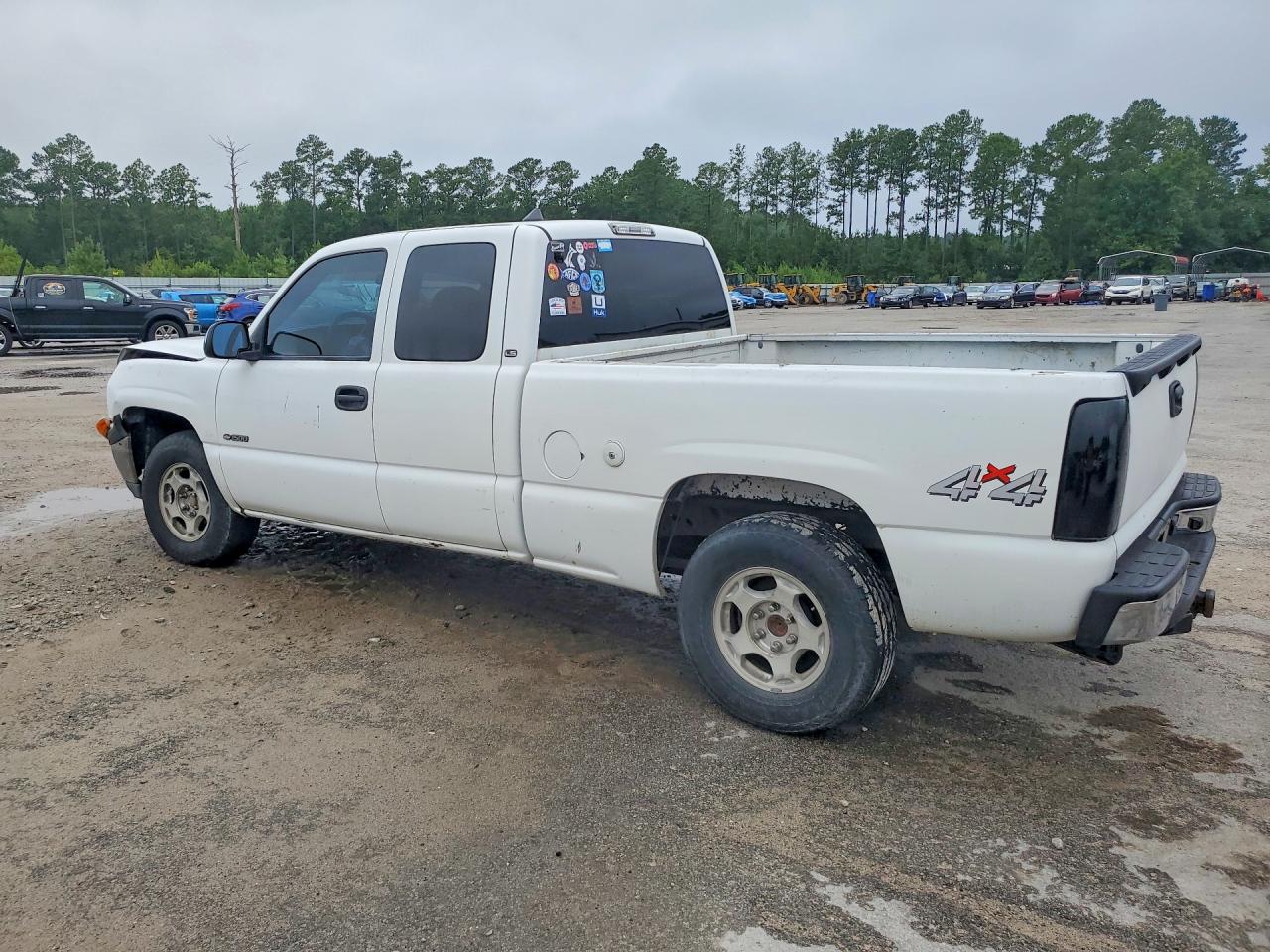 2002 Chevrolet Silverado K1500 White vin: 1GCEK19V72E177784
