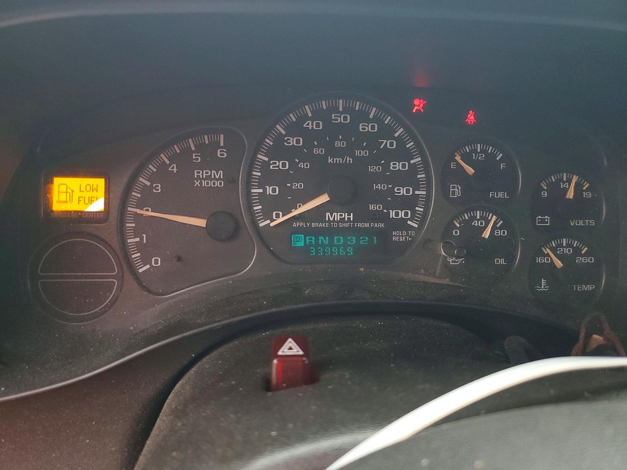 2002 Chevrolet Silverado K1500 White vin: 1GCEK19V72E177784