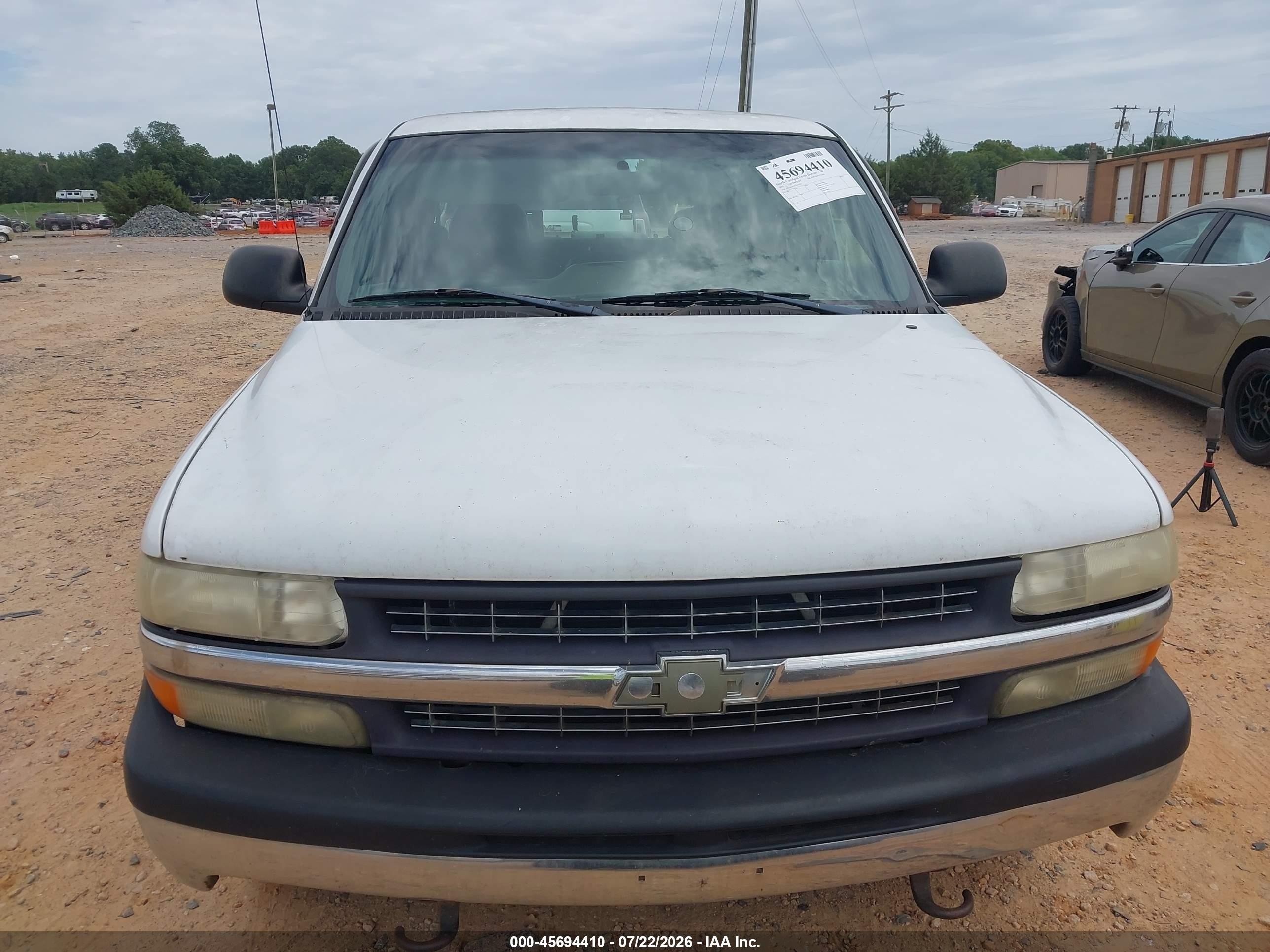 2001 Chevrolet Silverado 1500   White vin: 1GCEK19V81E105975