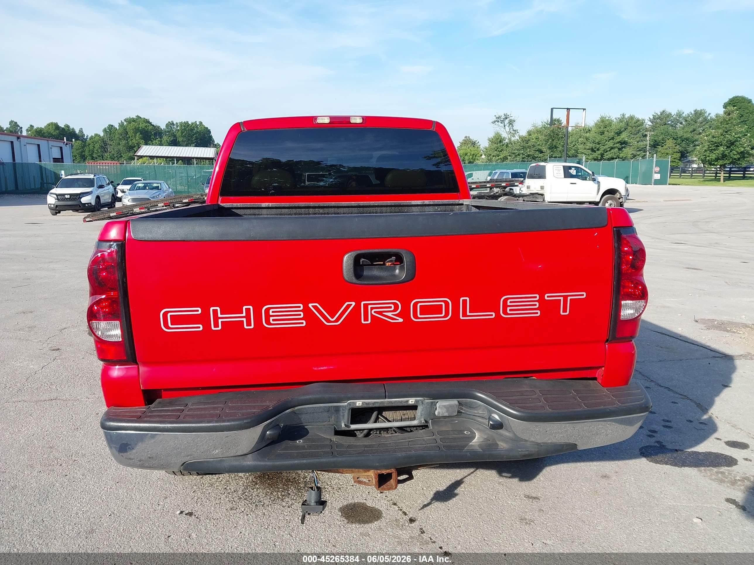 2004 Chevrolet Silverado 1500   Red vin: 1GCEK19V94E375544