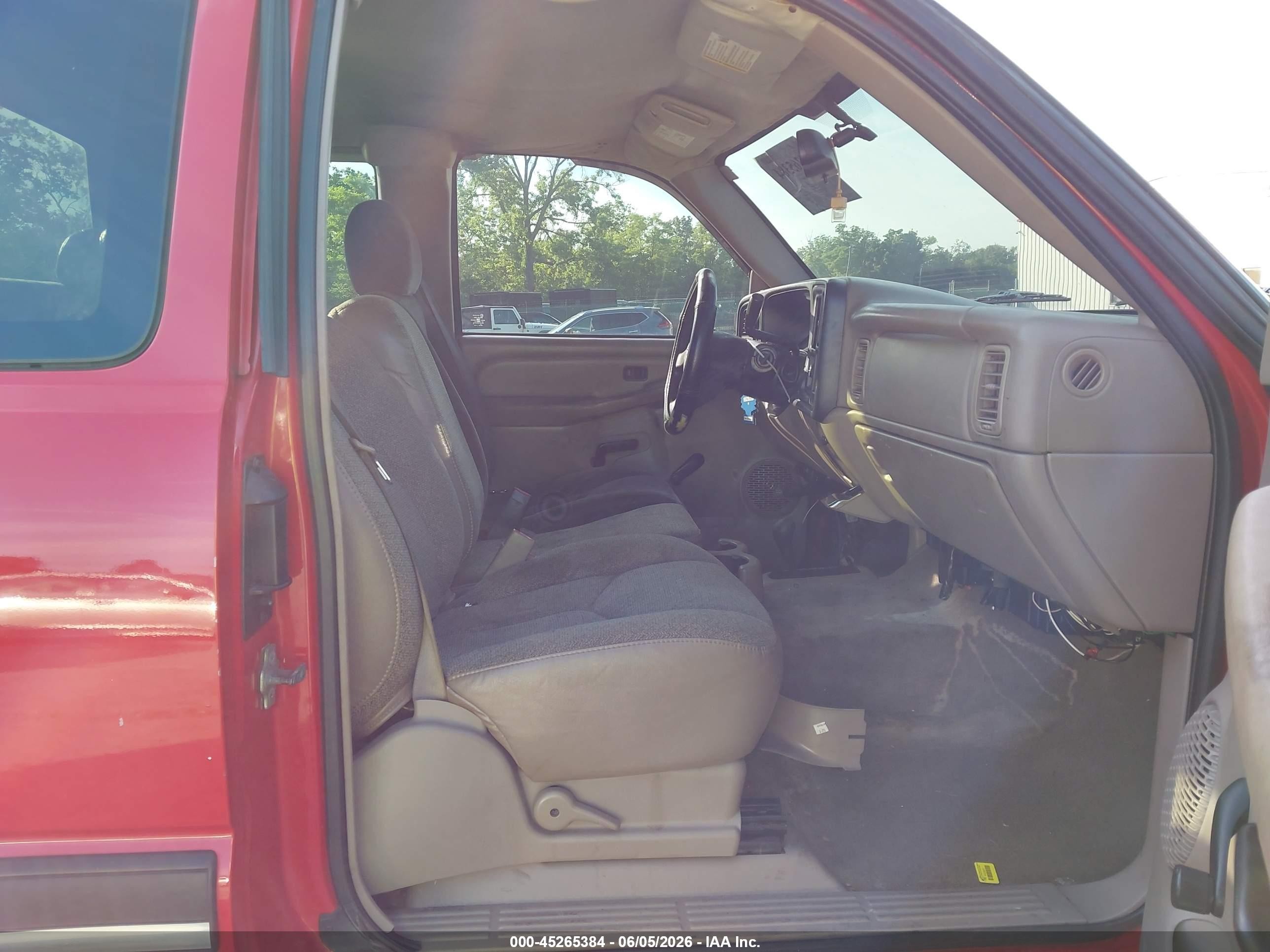 2004 Chevrolet Silverado 1500   Red vin: 1GCEK19V94E375544