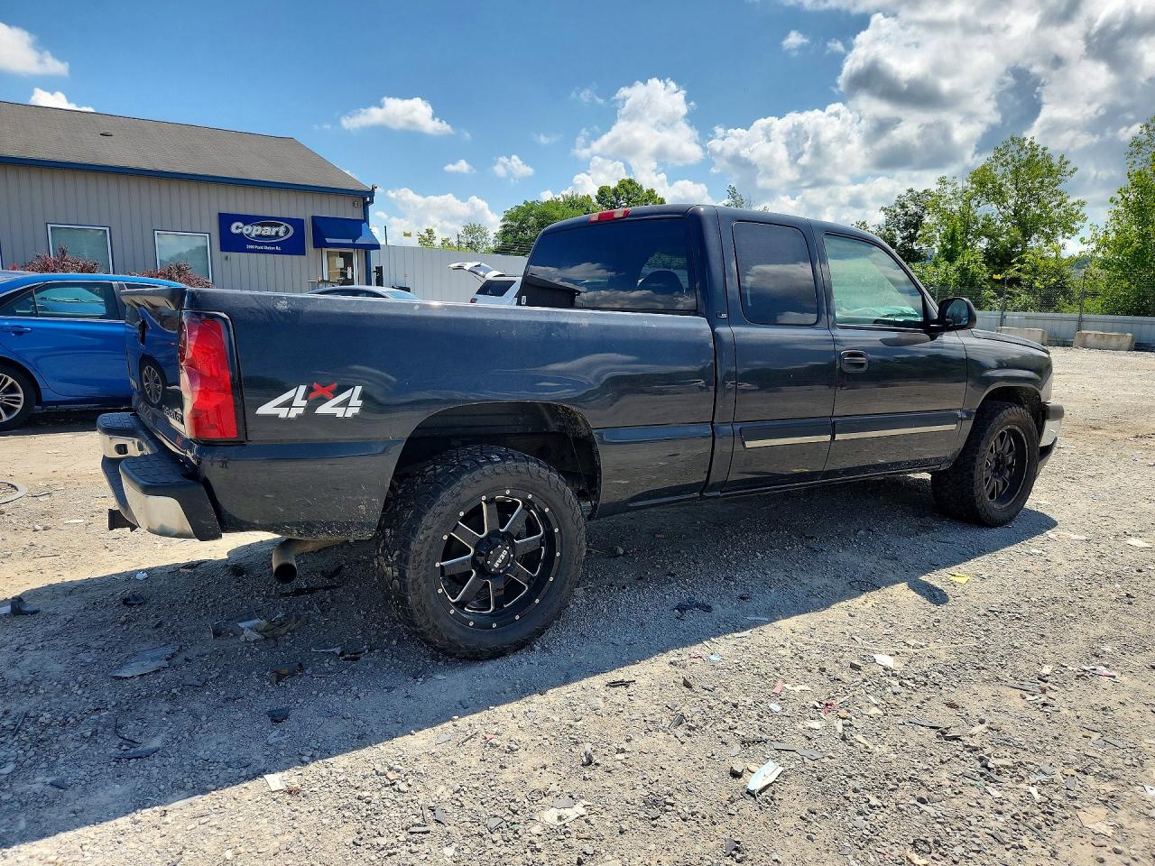 2005 Chevrolet Silverado K1500 Черный vin: 1GCEK19VX5E171742