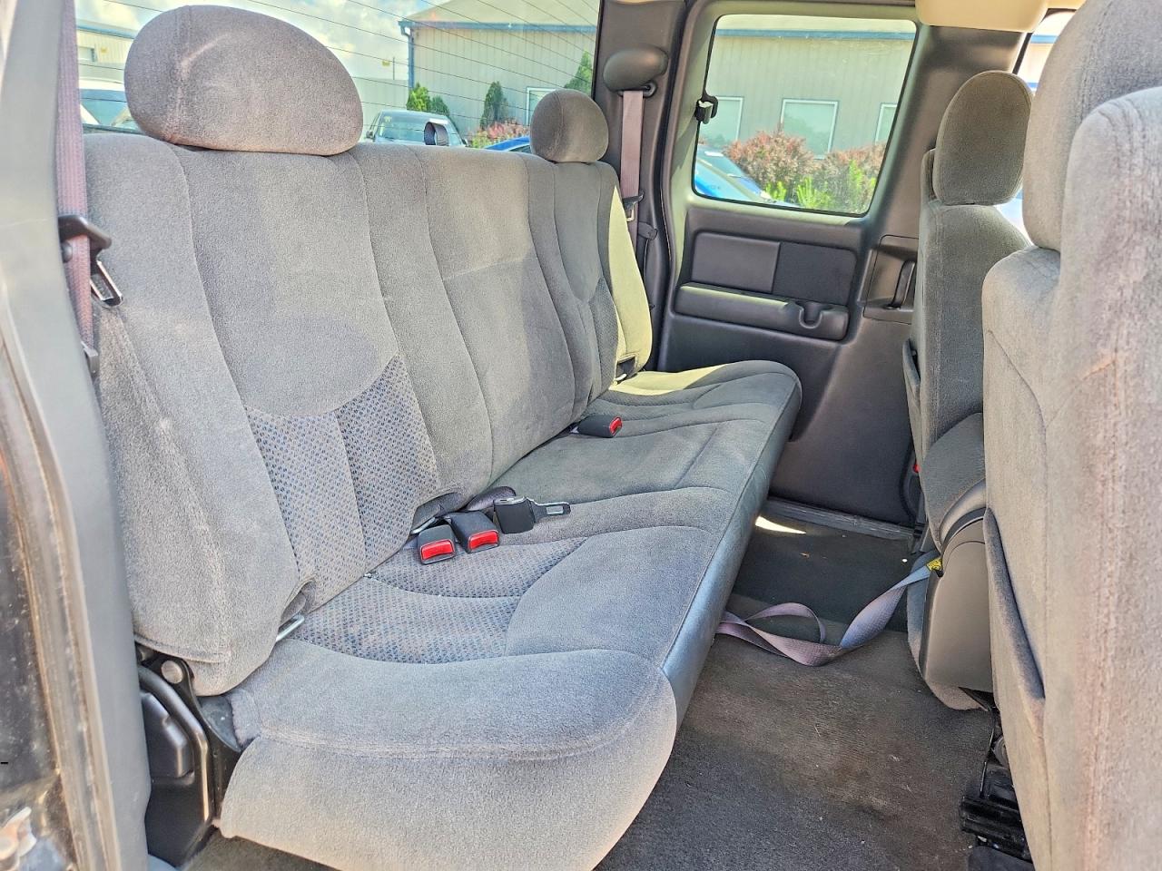 2005 Chevrolet Silverado K1500 Черный vin: 1GCEK19VX5E171742