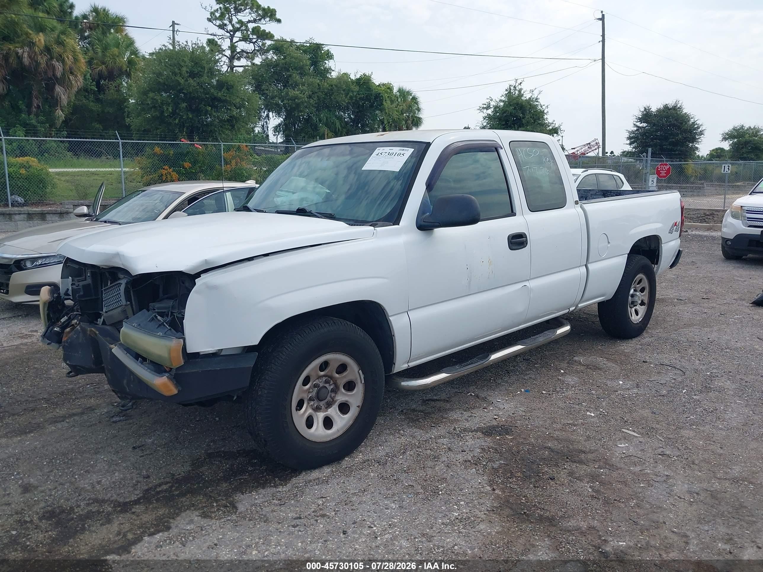 2005 Chevrolet Silverado 1500 Work Truck White vin: 1GCEK19VX5Z255732