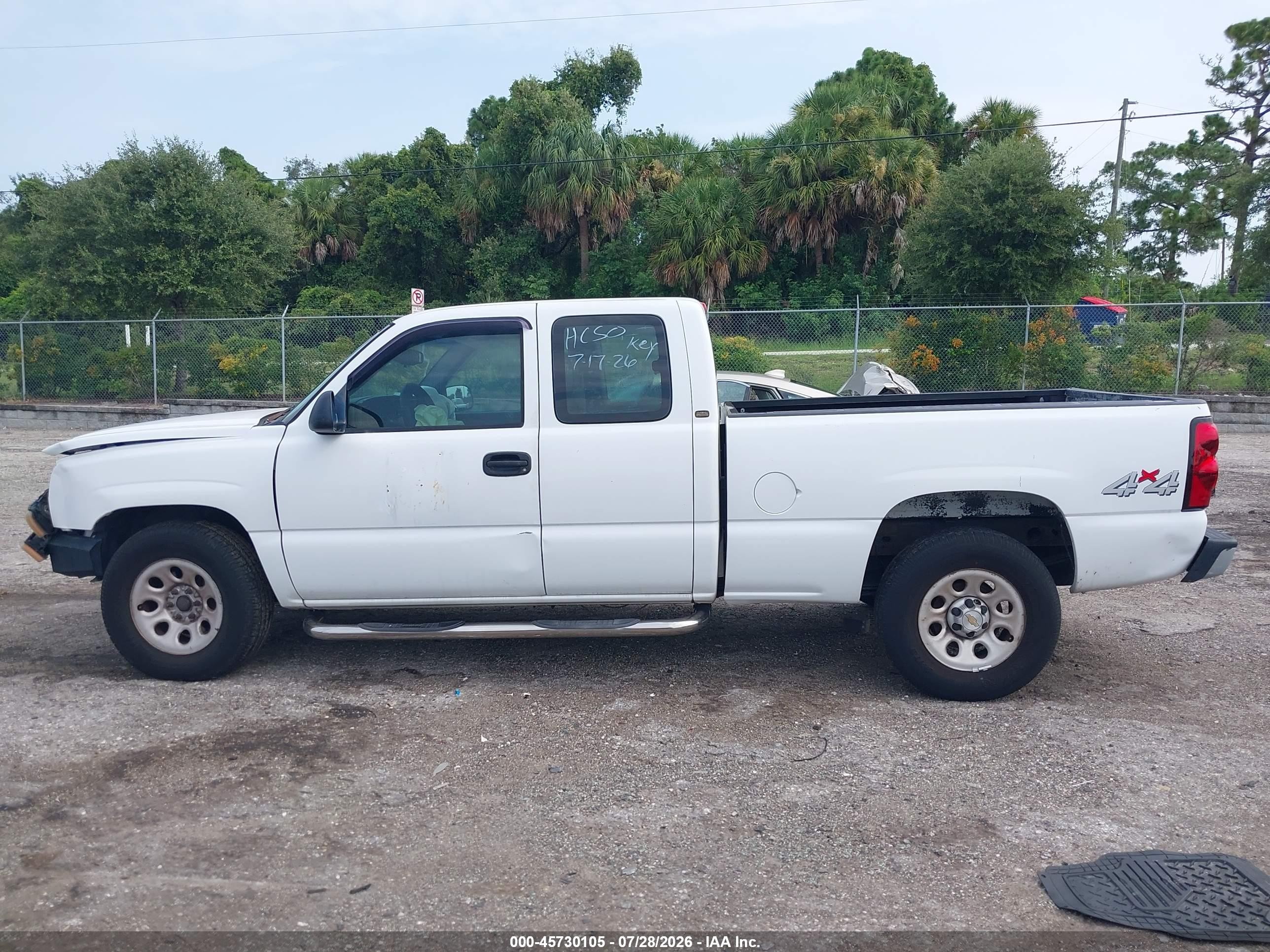 2005 Chevrolet Silverado 1500 Work Truck White vin: 1GCEK19VX5Z255732