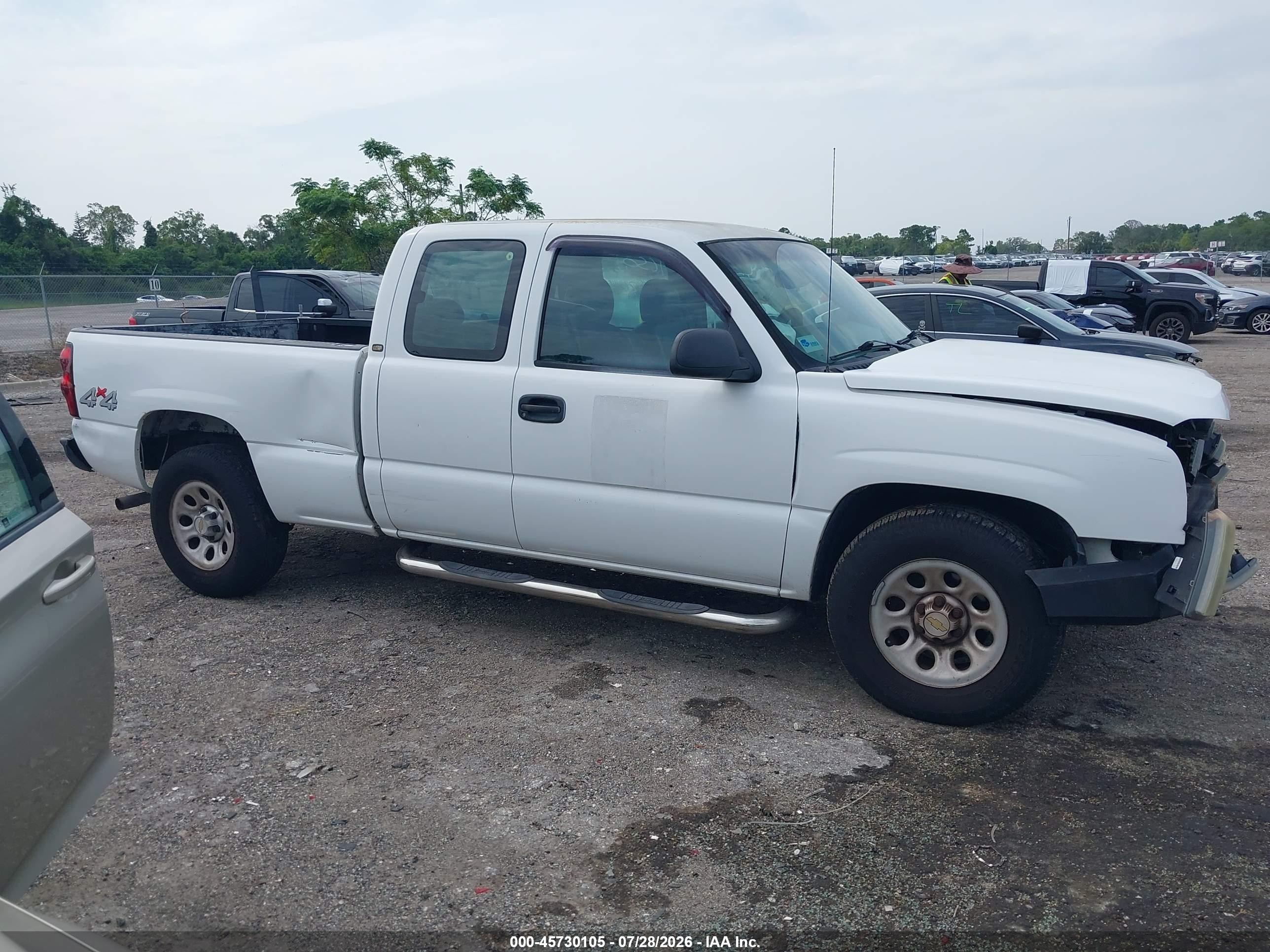 2005 Chevrolet Silverado 1500 Work Truck White vin: 1GCEK19VX5Z255732