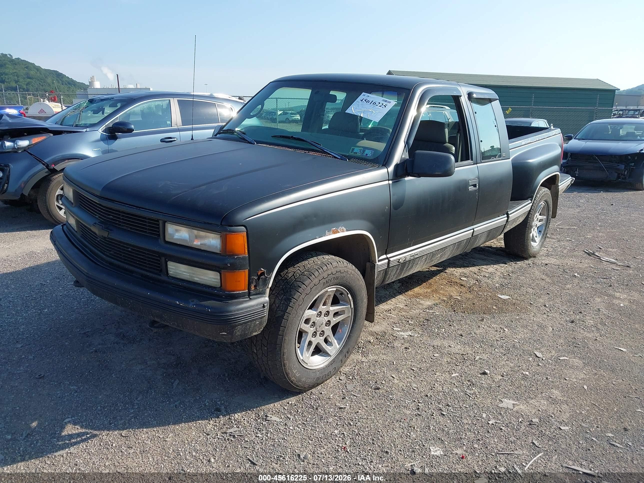 1998 Chevrolet C/k 1500 Fleetside Черный vin: 1GCEK19W4WE240578