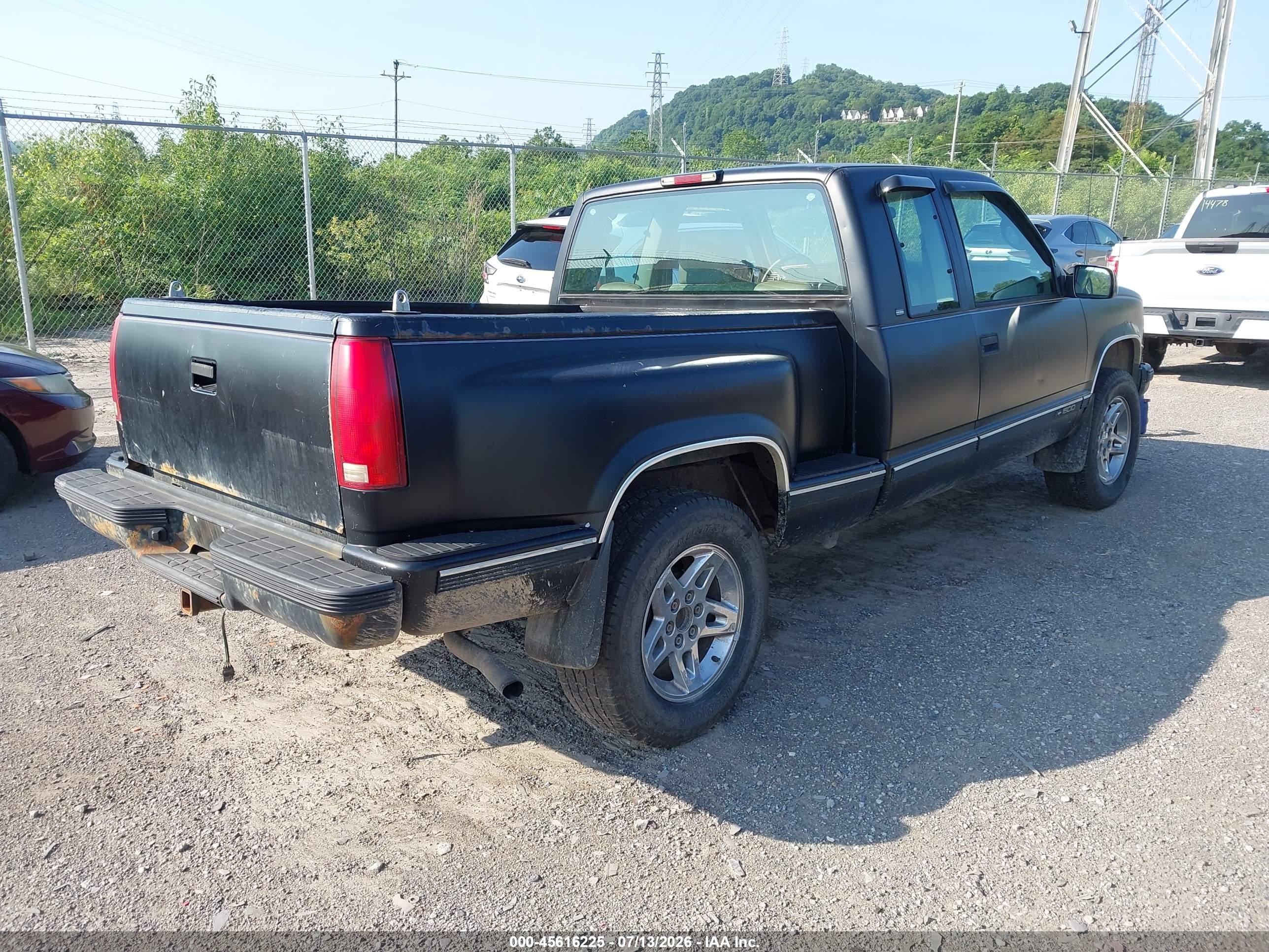 1998 Chevrolet C/k 1500 Fleetside Черный vin: 1GCEK19W4WE240578