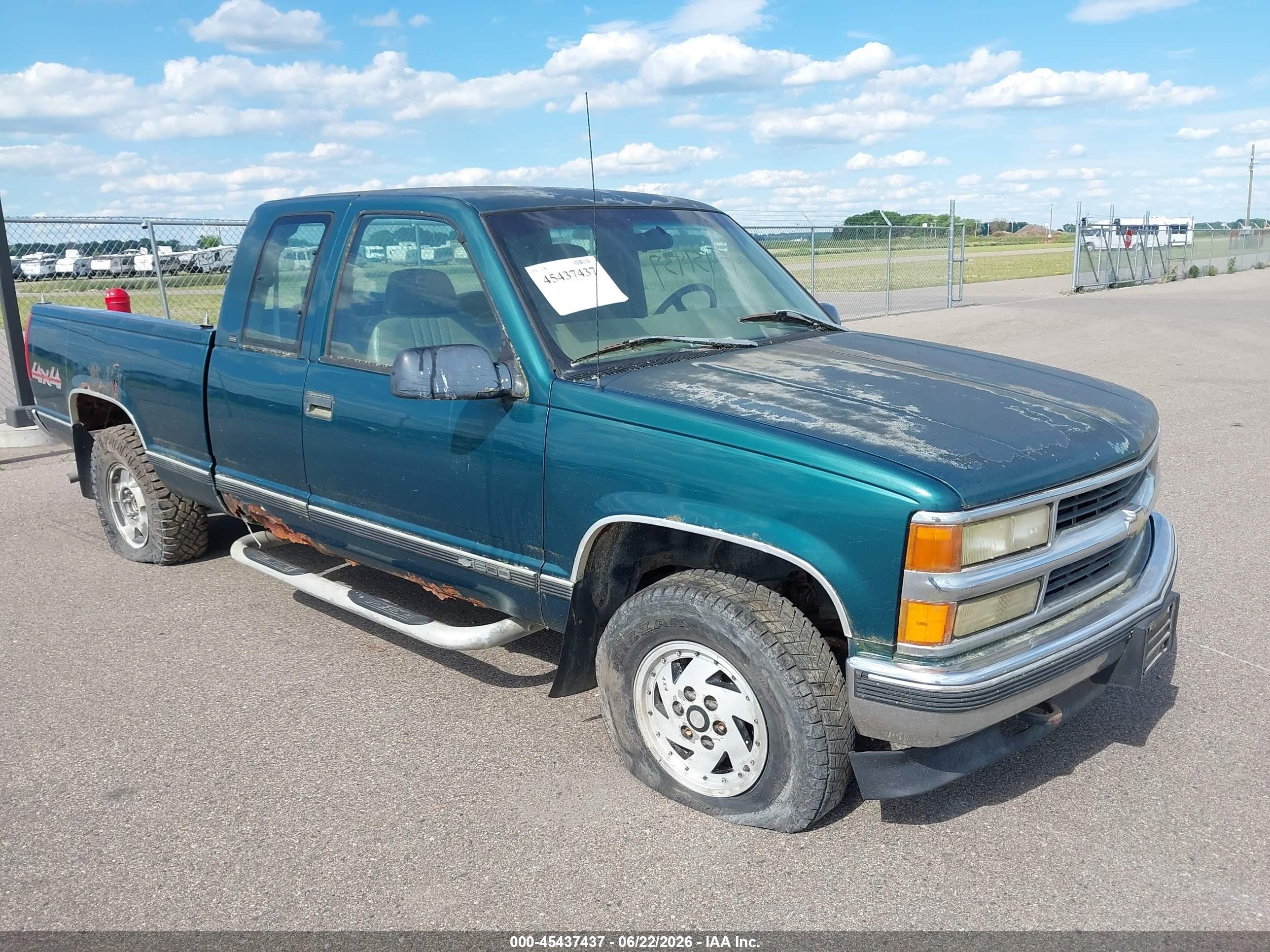 1998 Chevrolet C/k 1500 Fleetside Green vin: 1GCEK19W6WE190413