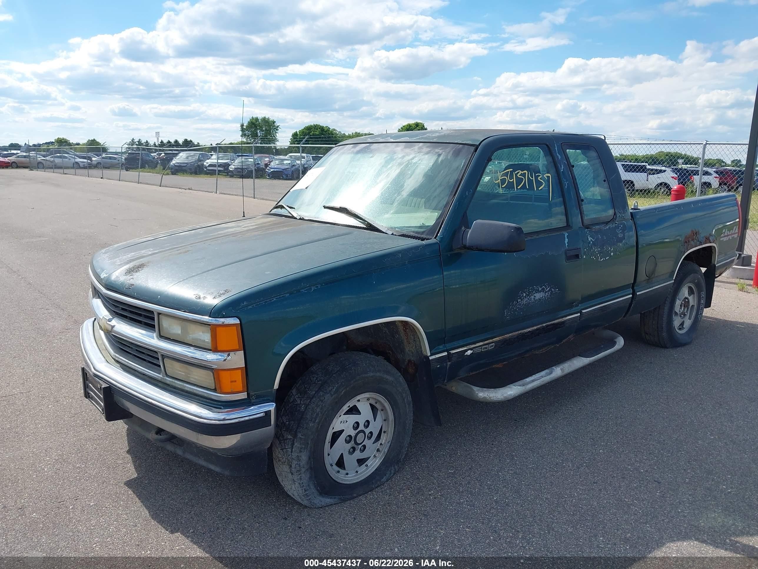 1998 Chevrolet C/k 1500 Fleetside Green vin: 1GCEK19W6WE190413