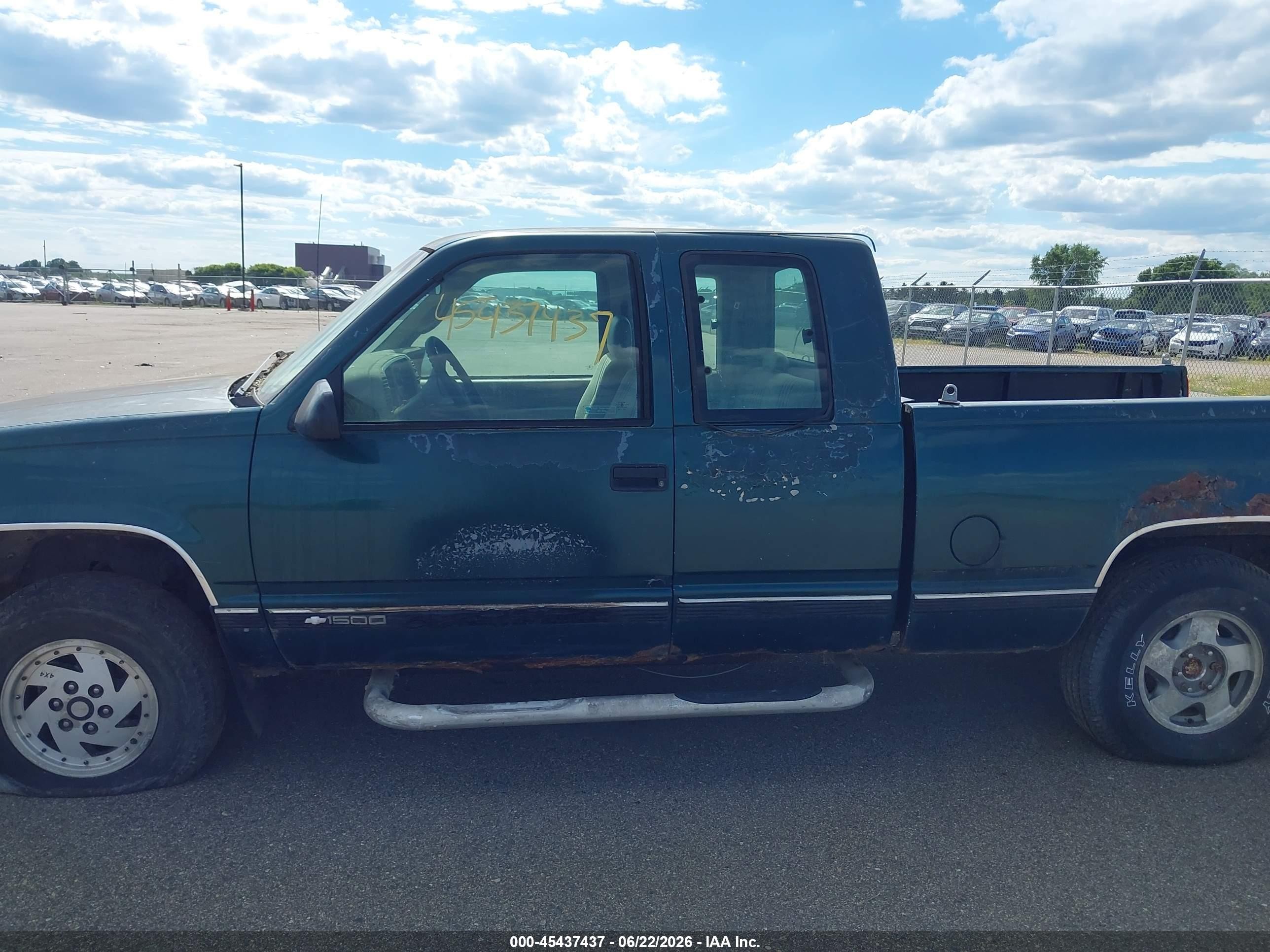 1998 Chevrolet C/k 1500 Fleetside Green vin: 1GCEK19W6WE190413