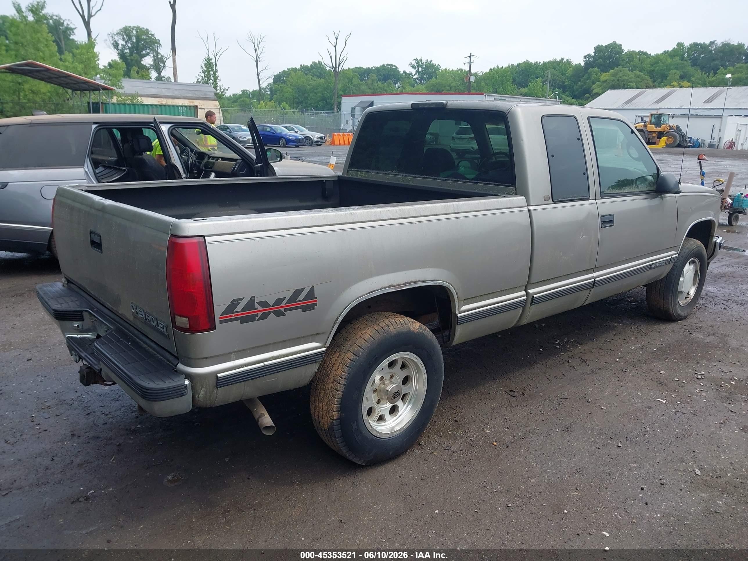1998 Chevrolet C/k 1500 Fleetside Gold vin: 1GCEK19W7WE165990