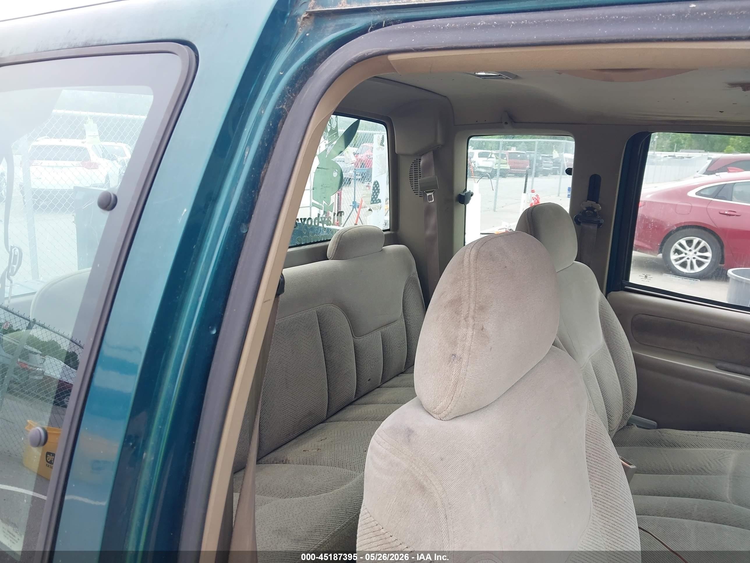 1998 Chevrolet K1500 Fleetside Green vin: 1GCEK19W7WE240008