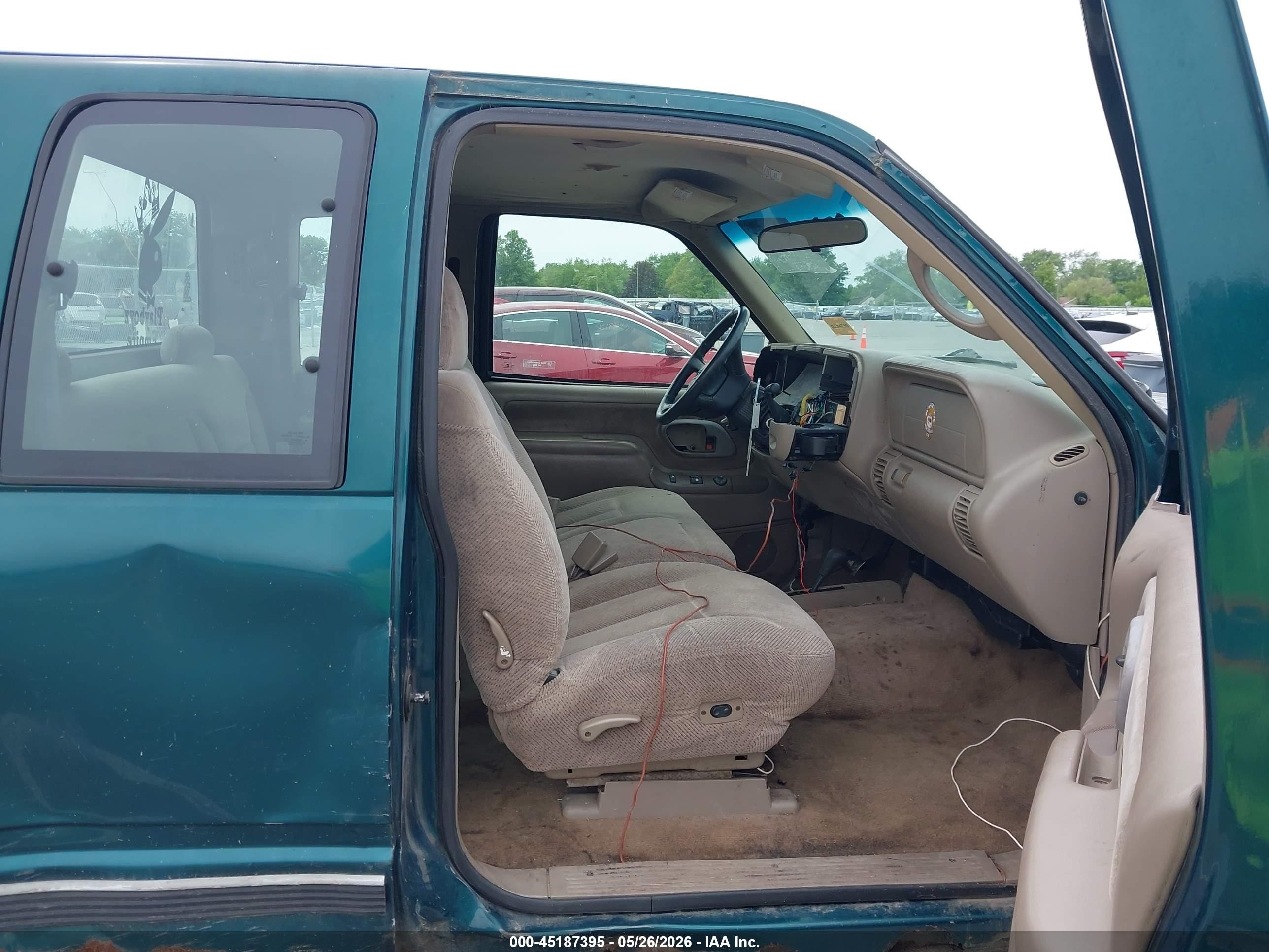 1998 Chevrolet K1500 Fleetside Green vin: 1GCEK19W7WE240008