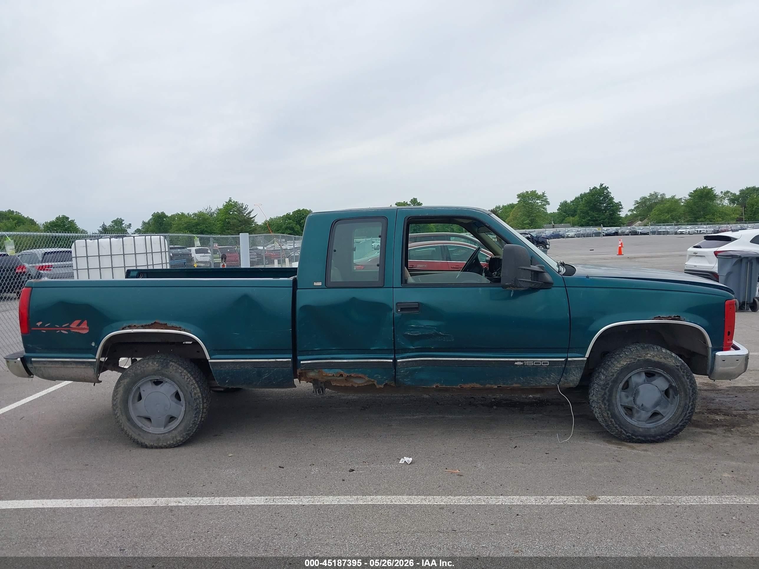 1998 Chevrolet K1500 Fleetside Green vin: 1GCEK19W7WE240008