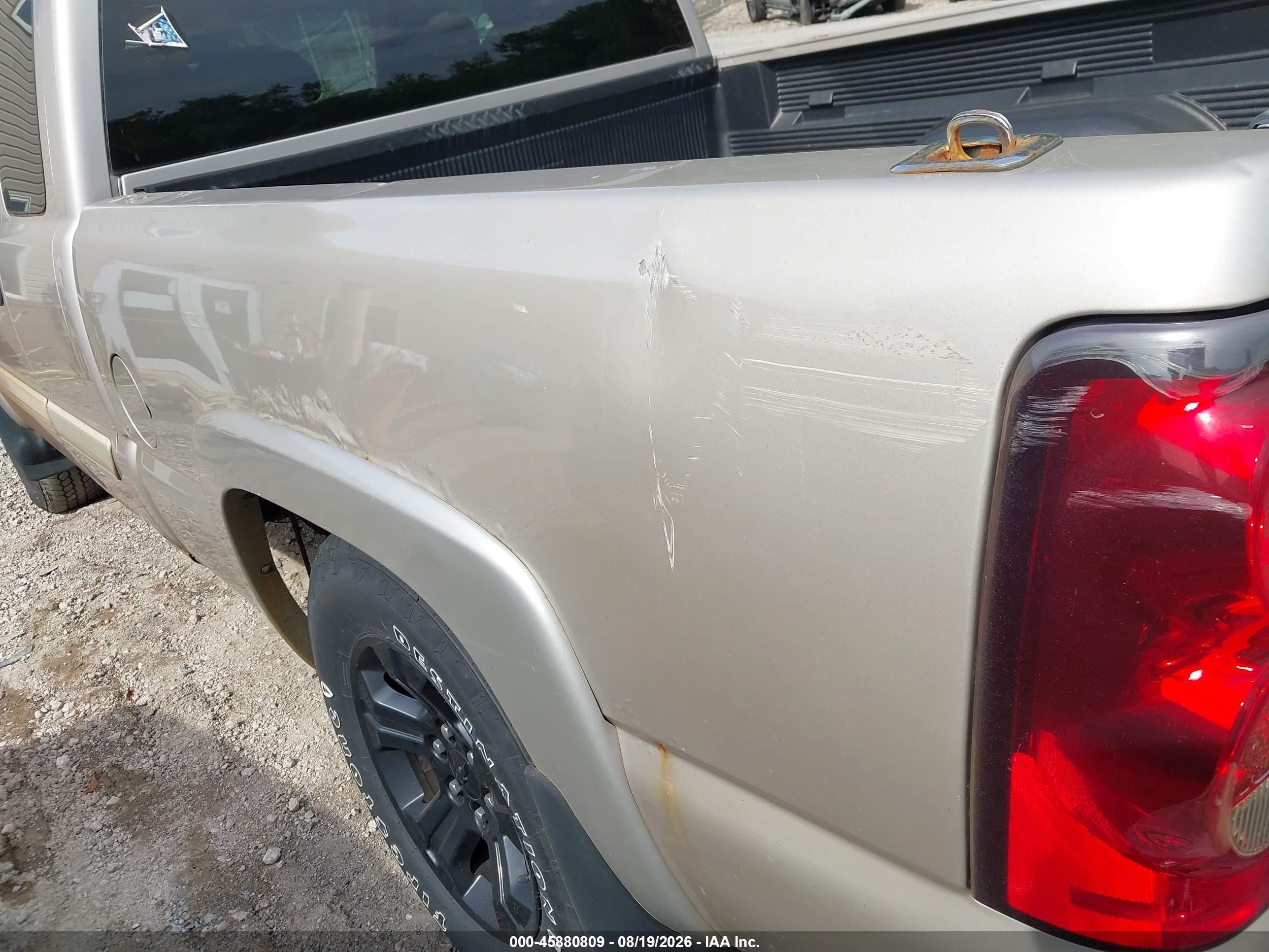2005 Chevrolet Silverado 1500 Z71 Champagne vin: 1GCEK19Z25Z355343