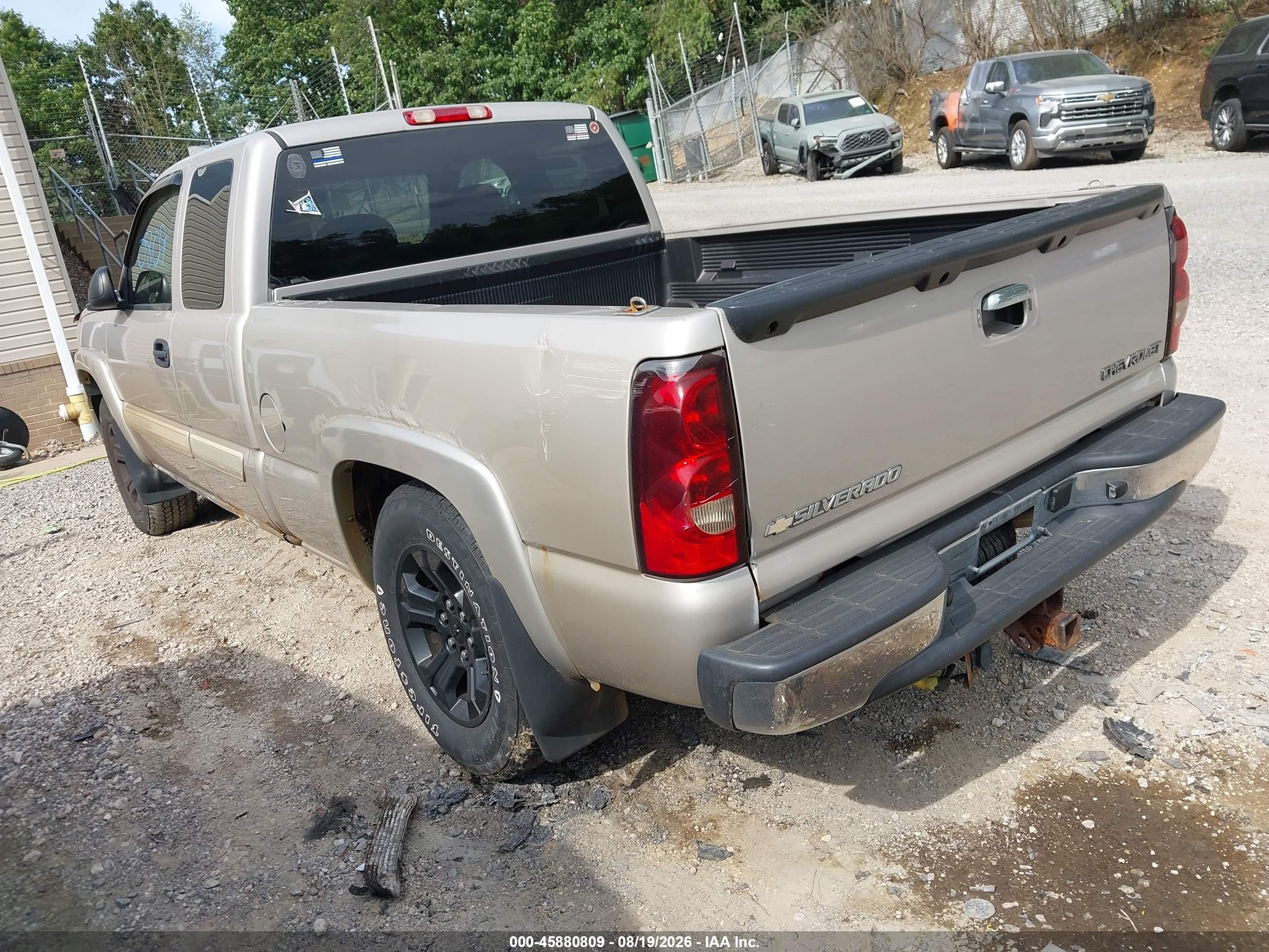 2005 Chevrolet Silverado 1500 Z71 Champagne vin: 1GCEK19Z25Z355343