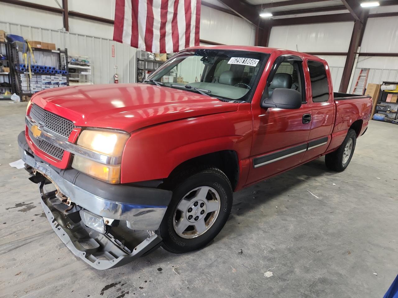 2005 Chevrolet Silverado K1500 Красный vin: 1GCEK19Z55Z124792 Damage: Left Front Fender, Dent(S) W/ Paint Dmg, 1/2 To 1 Inch