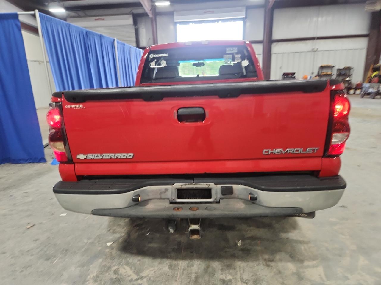 2005 Chevrolet Silverado K1500 Красный vin: 1GCEK19Z55Z124792 Damage: Tailgate, Heavy Scratch, 1 To 2 Inches