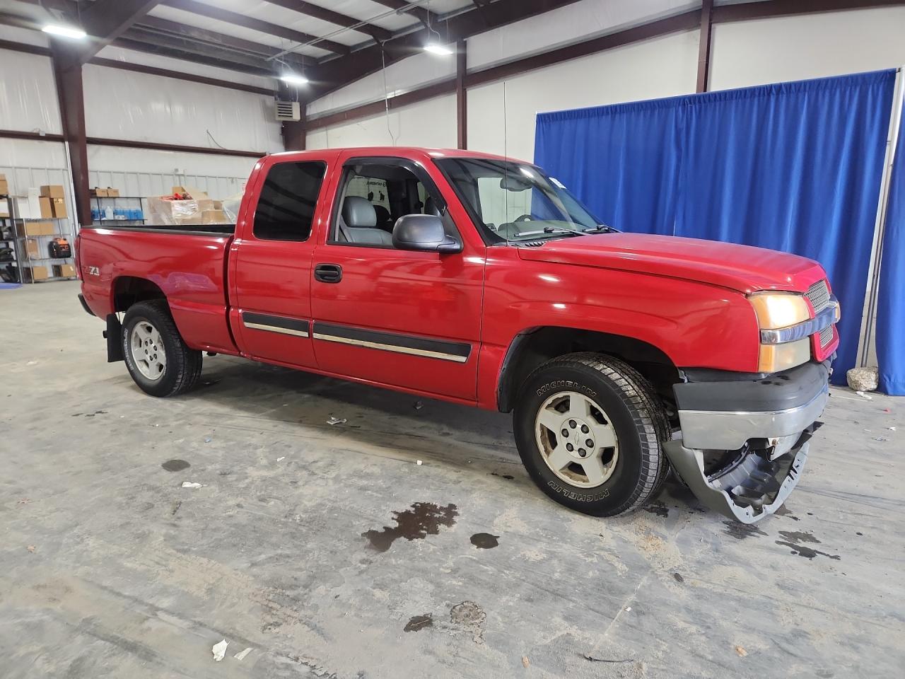 2005 Chevrolet Silverado K1500 Красный vin: 1GCEK19Z55Z124792 Damage: Right Front Fender, Dent(S) W/ Paint Dmg, 1 To 2 Inches