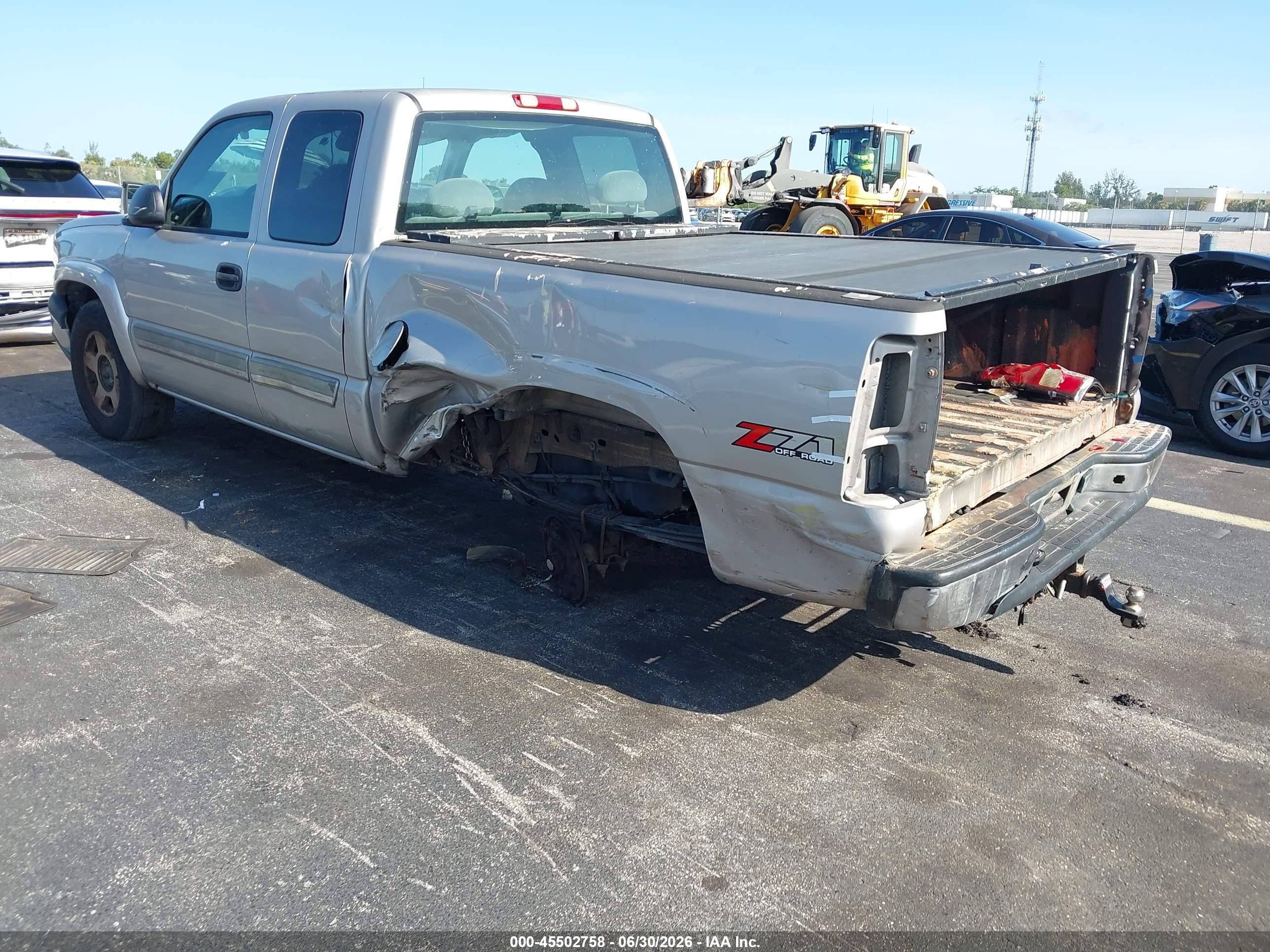 2005 Chevrolet Silverado 1500 Z71 Silver vin: 1GCEK19Z55Z241384