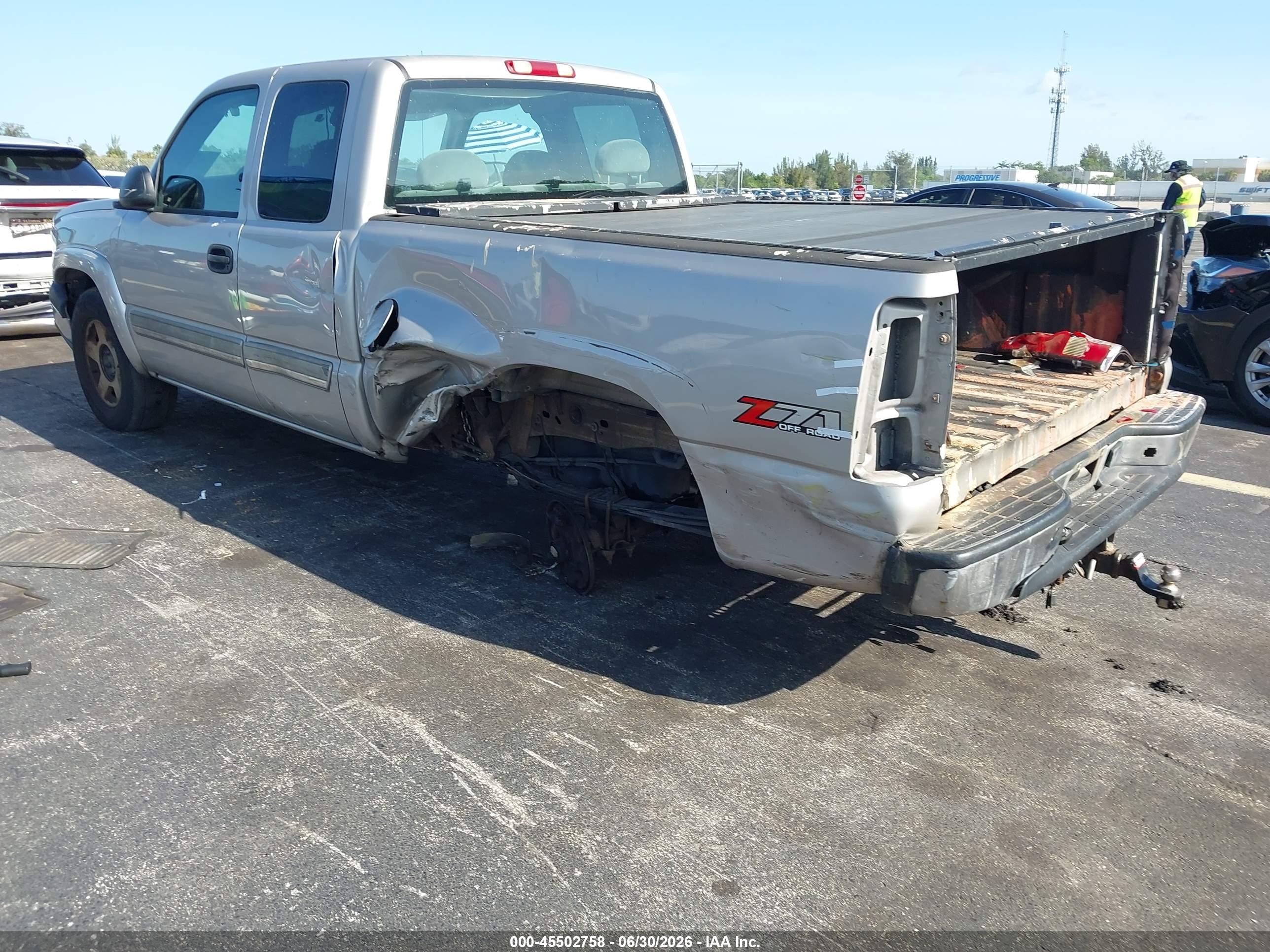 2005 Chevrolet Silverado 1500 Z71 Silver vin: 1GCEK19Z55Z241384