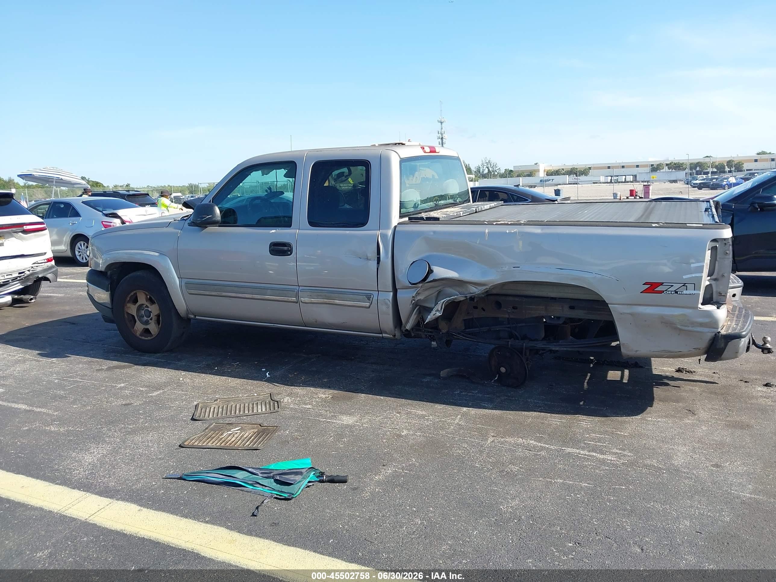 2005 Chevrolet Silverado 1500 Z71 Silver vin: 1GCEK19Z55Z241384
