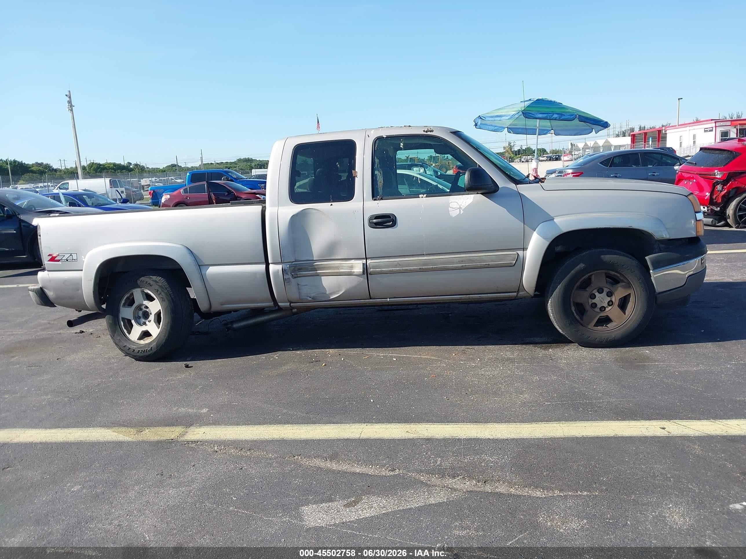 2005 Chevrolet Silverado 1500 Z71 Silver vin: 1GCEK19Z55Z241384