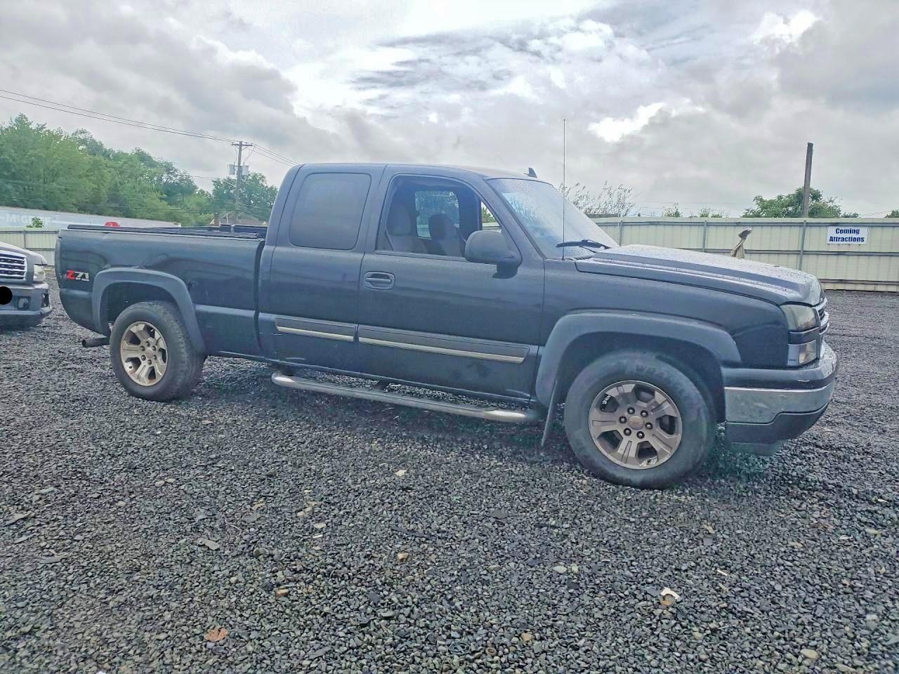 2007 Chevrolet Silverado K1500 Classic Black vin: 1GCEK19Z57E150738