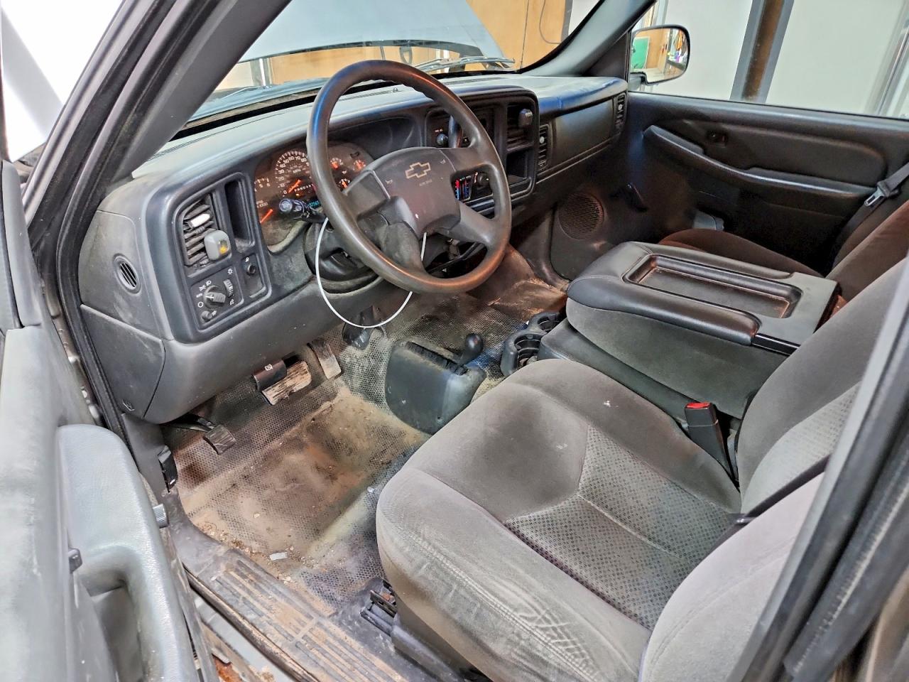 2006 Chevrolet Silverado K1500 Серебряный vin: 1GCEK19Z66Z298629