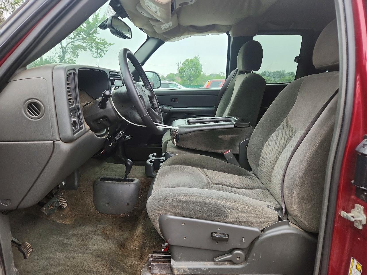 2005 Chevrolet Silverado K1500 Red vin: 1GCEK19Z75Z188221