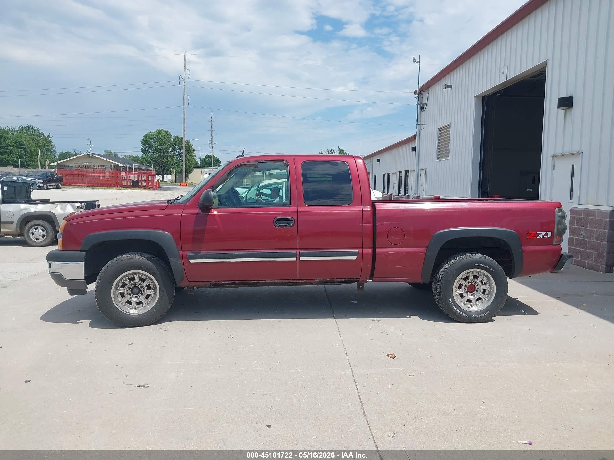 2005 Chevrolet Silverado 1500 Z71 Бордовый vin: 1GCEK19Z85Z215572