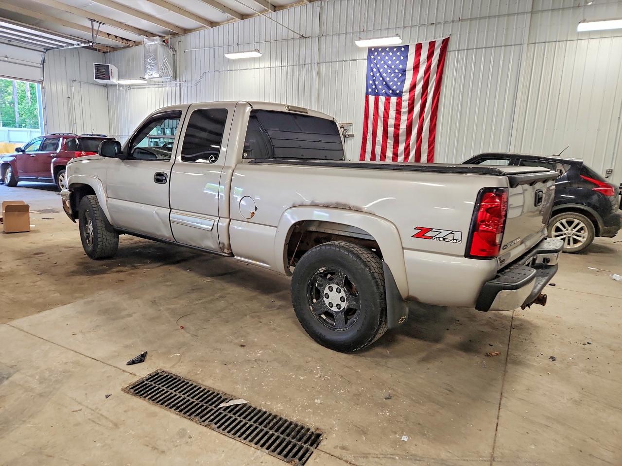 2006 Chevrolet Silverado K1500 Желто-коричневый vin: 1GCEK19Z86Z294694