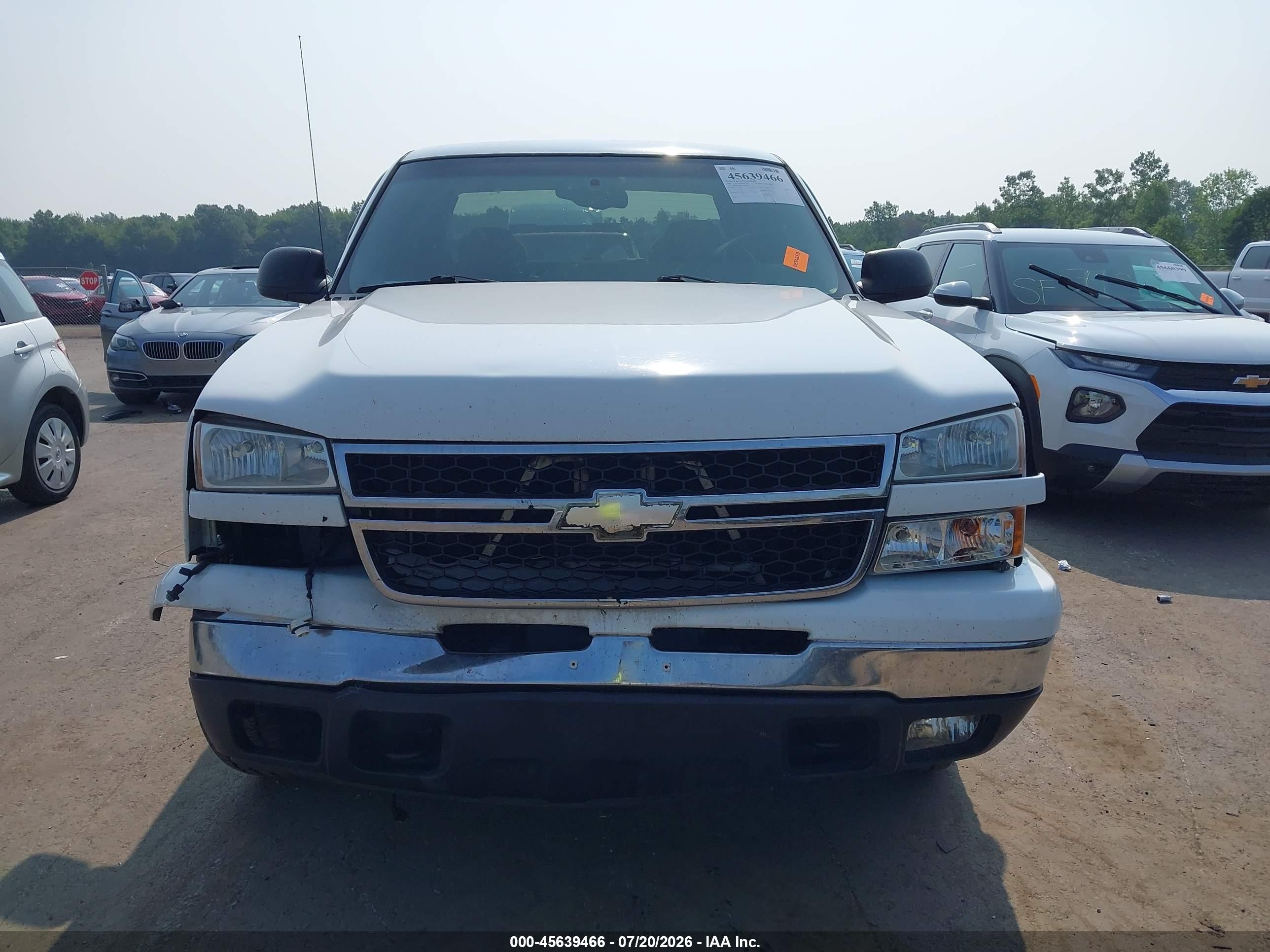 2007 Chevrolet Silverado 1500 Classic Lt1 White vin: 1GCEK19Z87Z204350