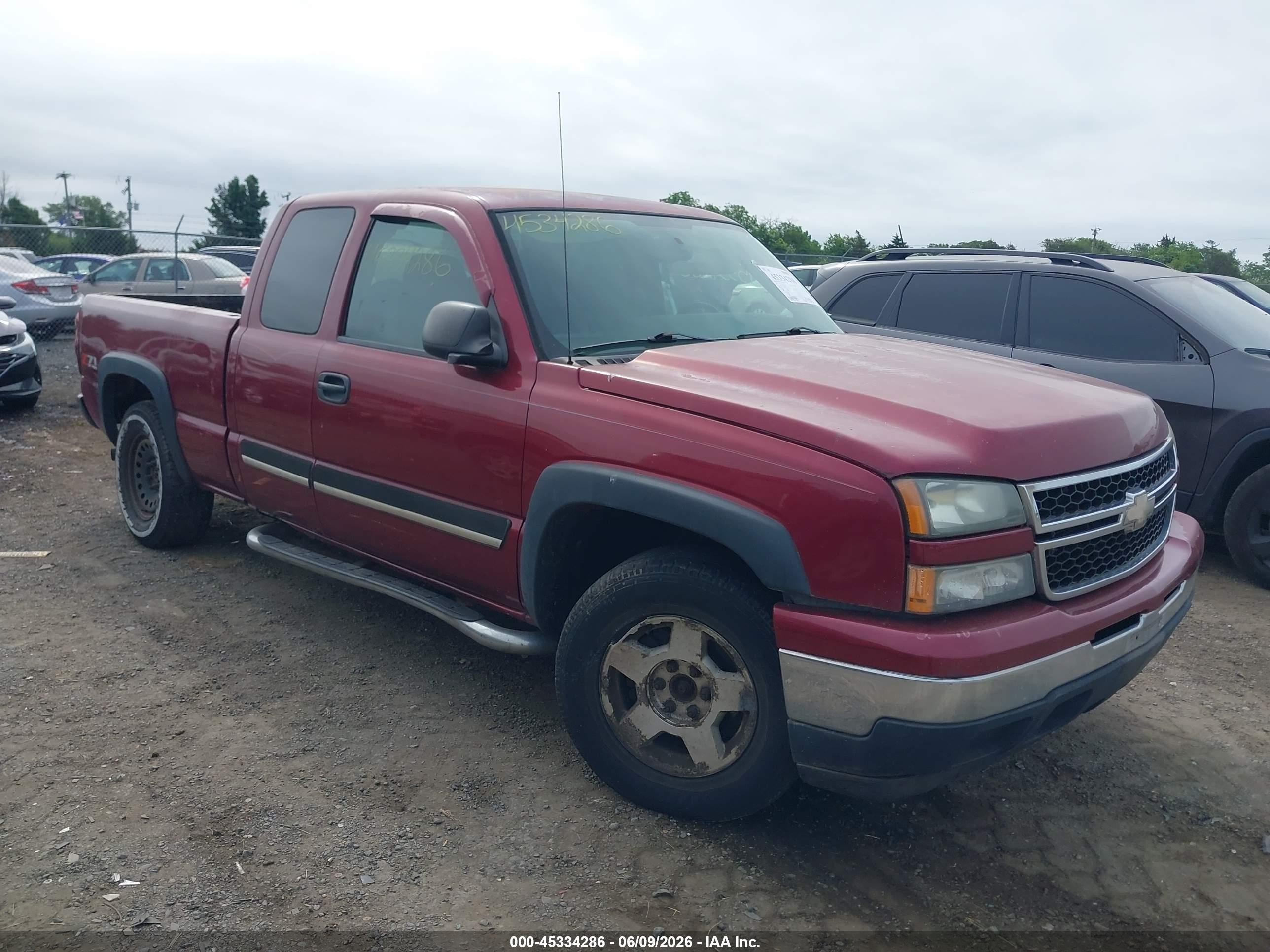 2007 Chevrolet Silverado 1500 Classic Lt1 Red vin: 1GCEK19Z97E153013