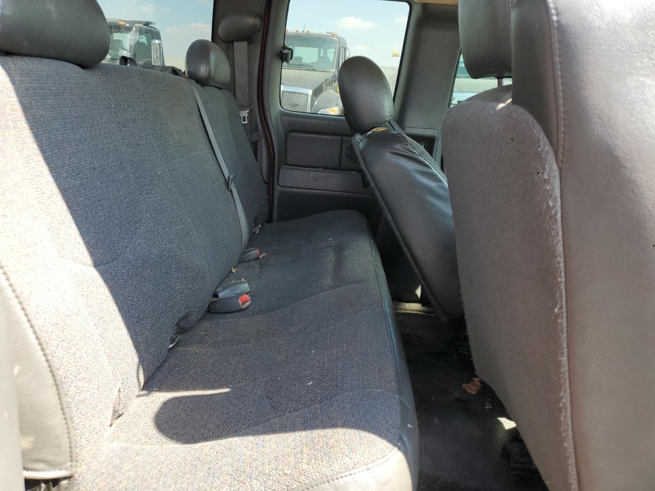 2006 Chevrolet Silverado K1500 Red vin: 1GCEK19ZX6Z226753