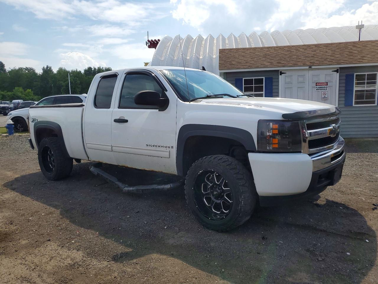 2009 Chevrolet Silverado K1500 Lt Белый vin: 1GCEK29029Z233563