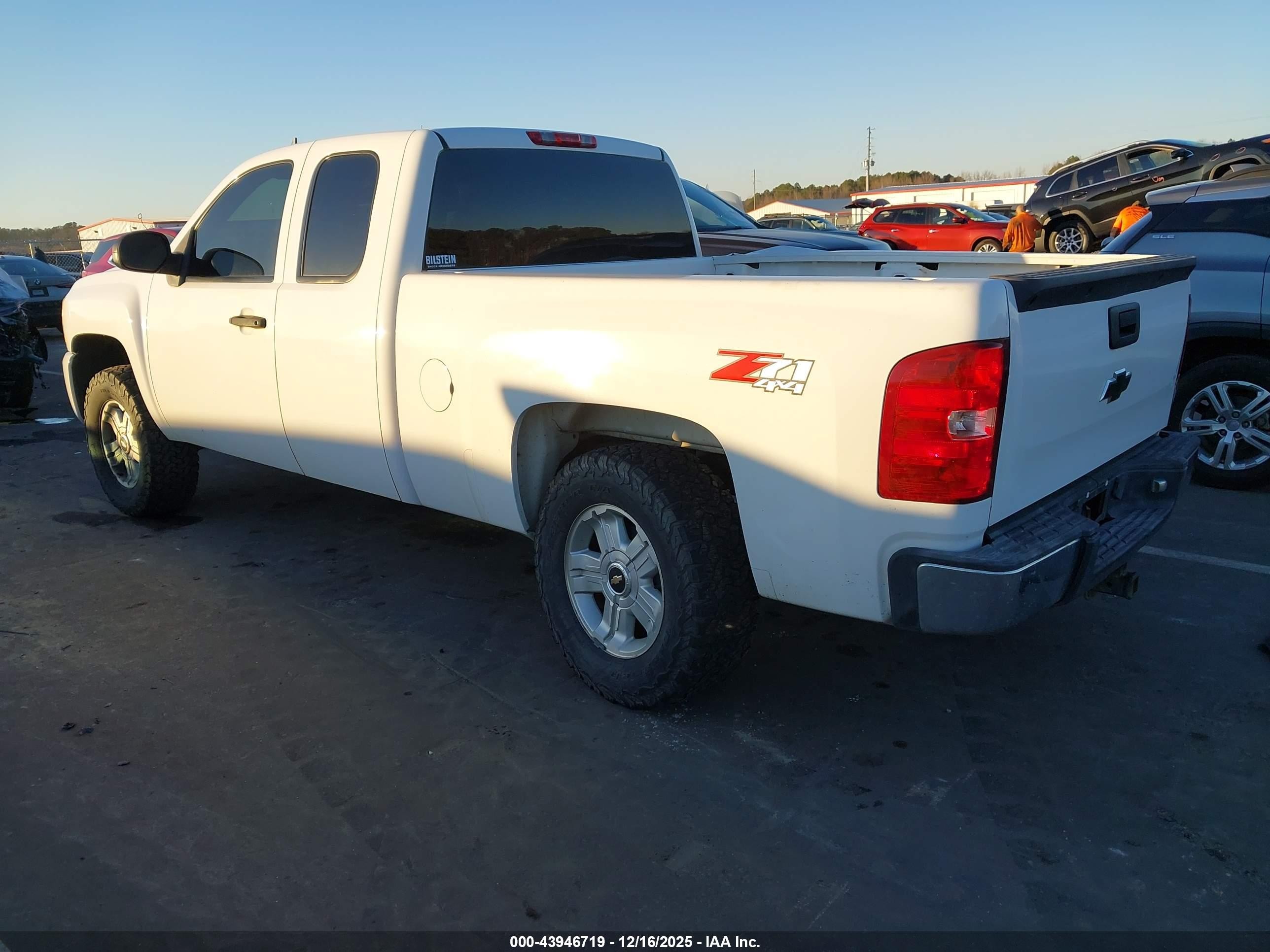 2009 Chevrolet Silverado 1500 Lt Белый vin: 1GCEK29029Z286232