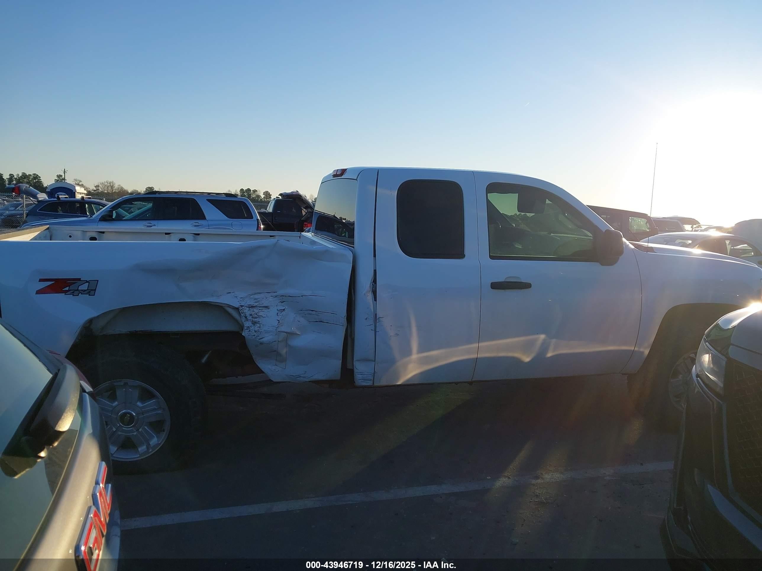 2009 Chevrolet Silverado 1500 Lt Белый vin: 1GCEK29029Z286232