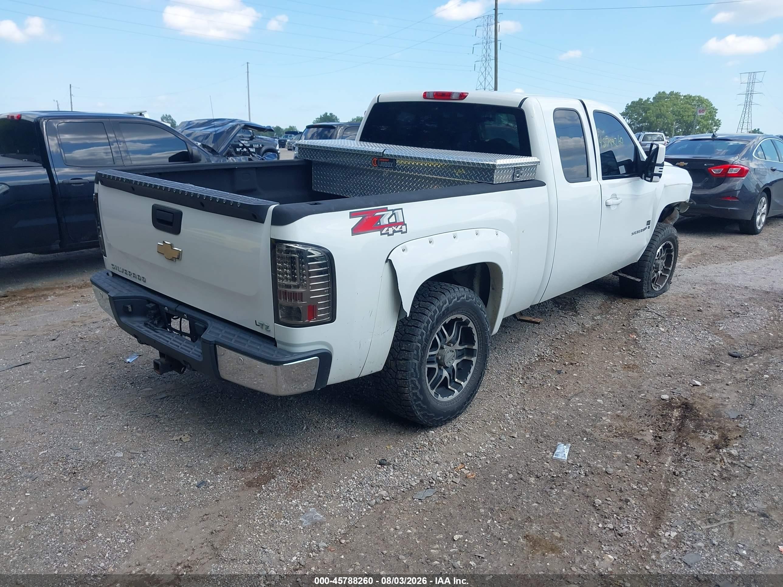 2009 Chevrolet Silverado 1500 Ltz White vin: 1GCEK39029Z215134