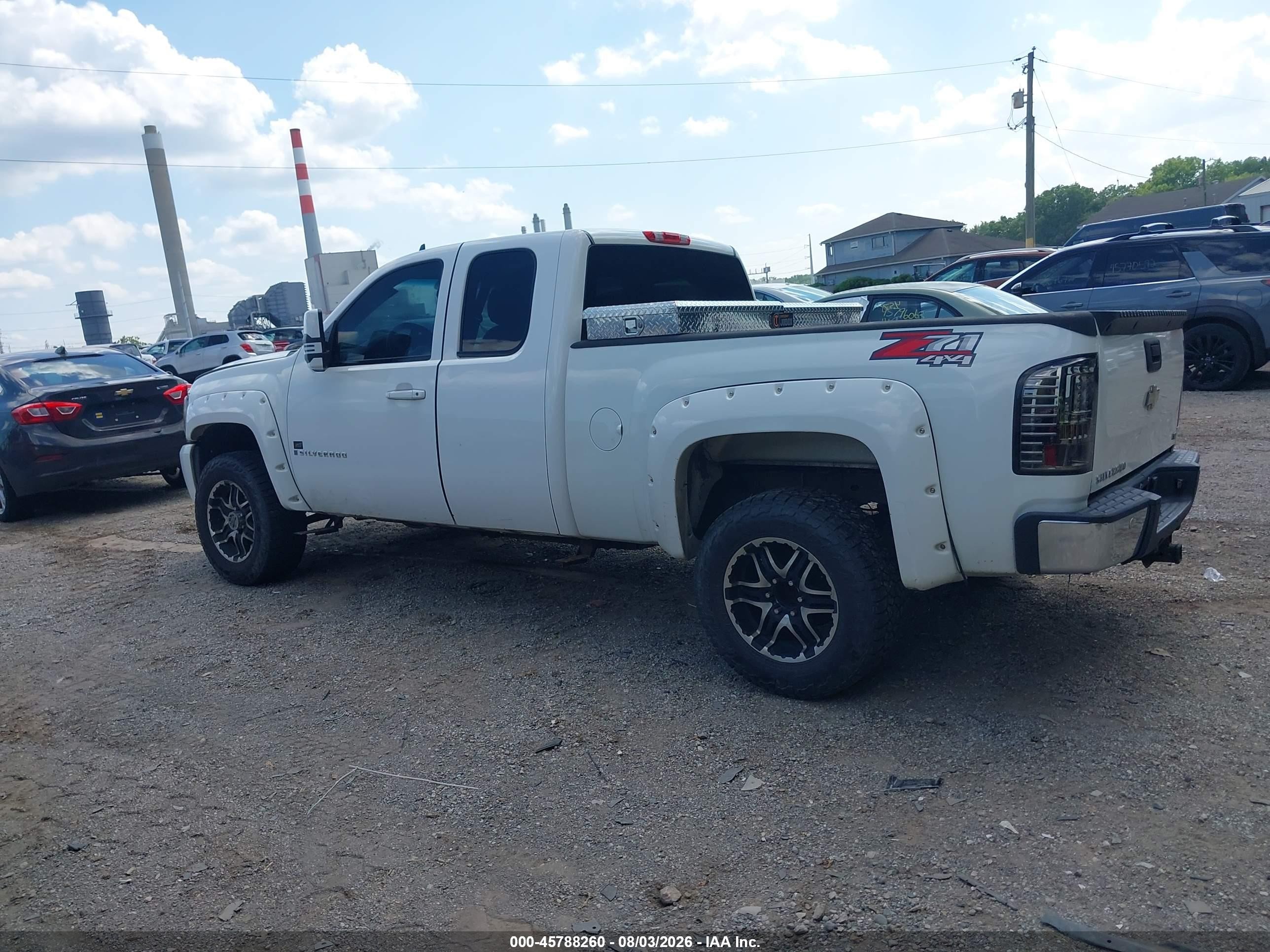 2009 Chevrolet Silverado 1500 Ltz White vin: 1GCEK39029Z215134