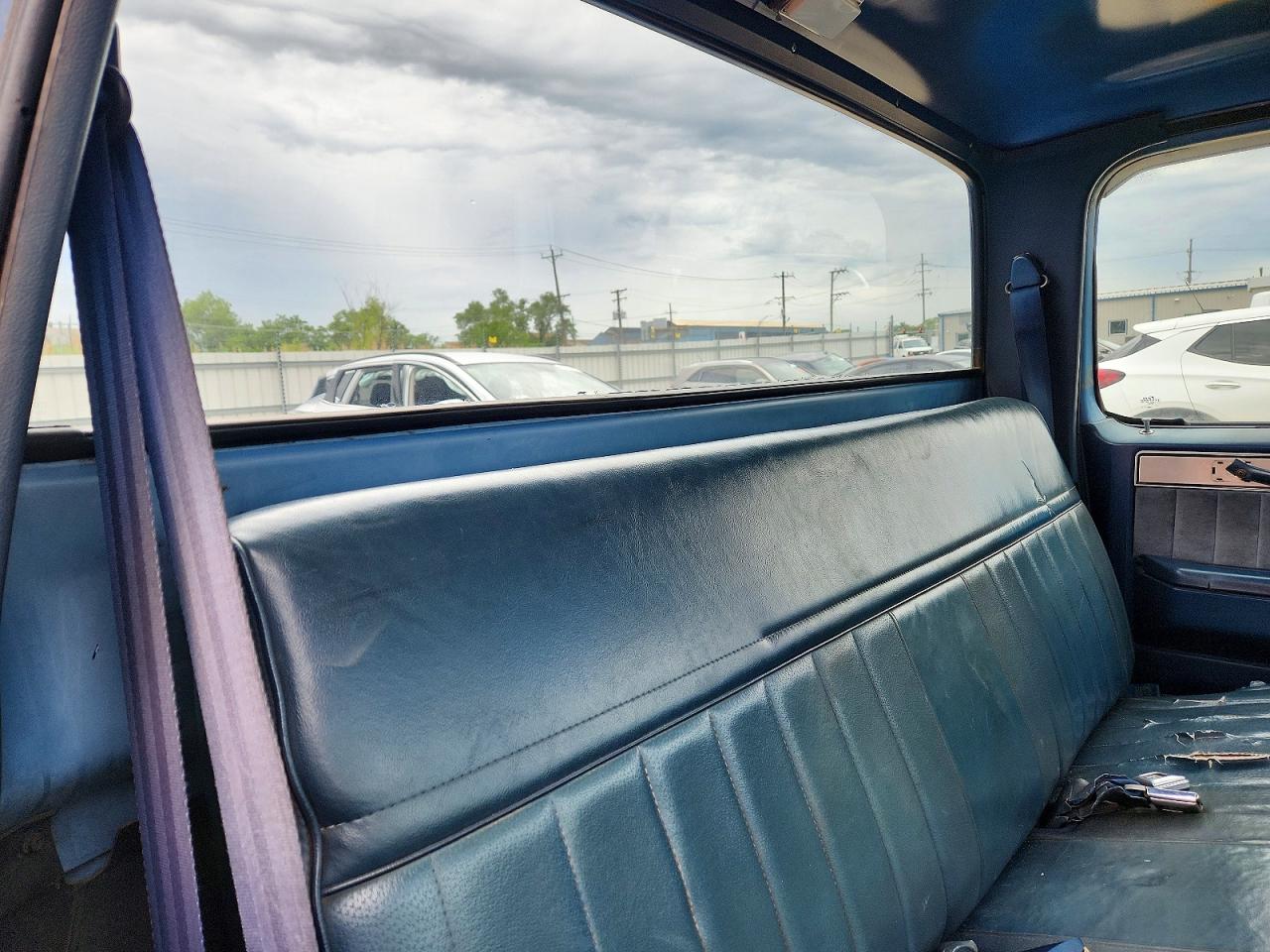 1987 Chevrolet R10 Двухцветный vin: 1GCER14H2HJ106831