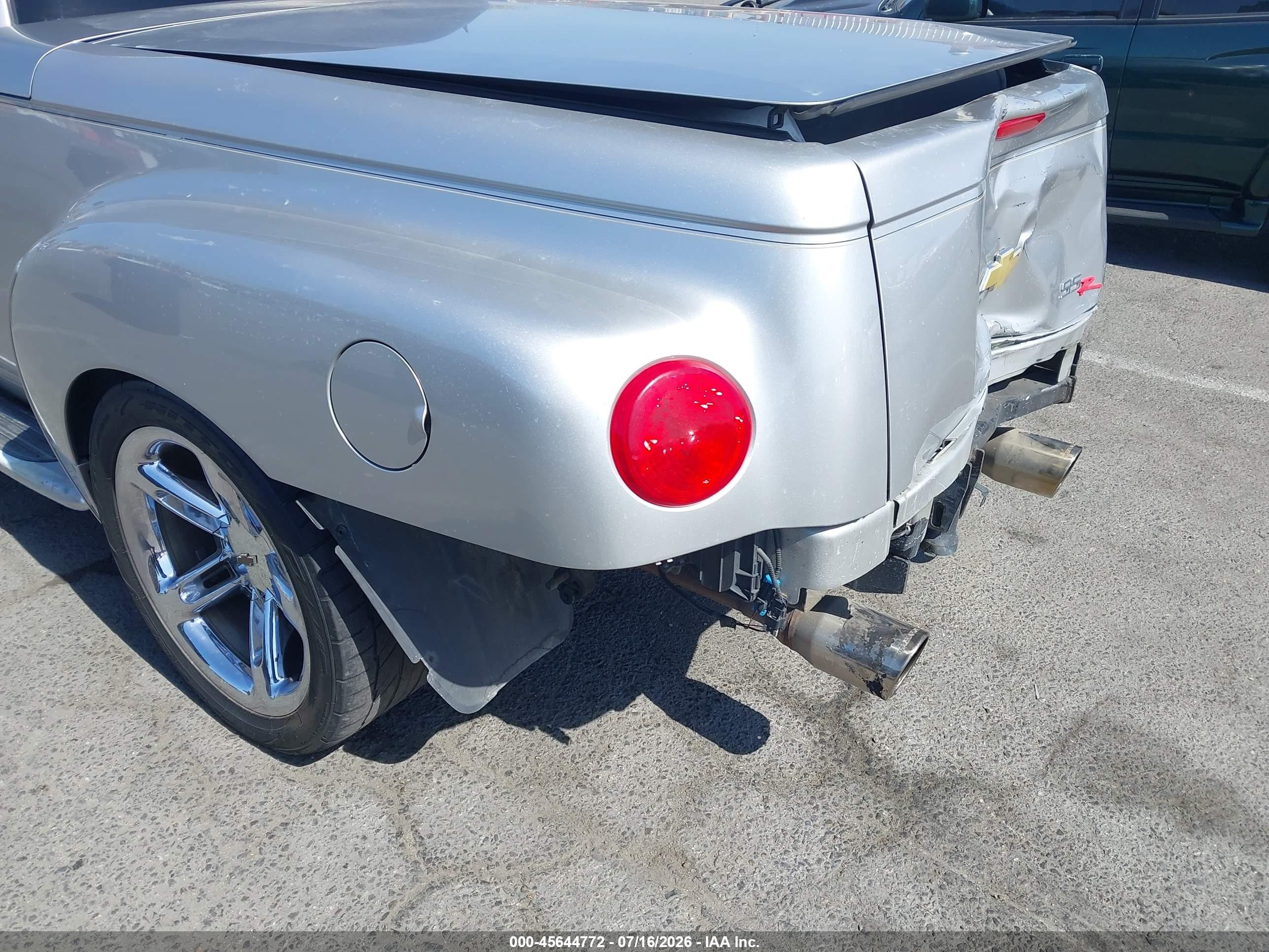 2005 Chevrolet Ssr   Silver vin: 1GCES14H85B117908