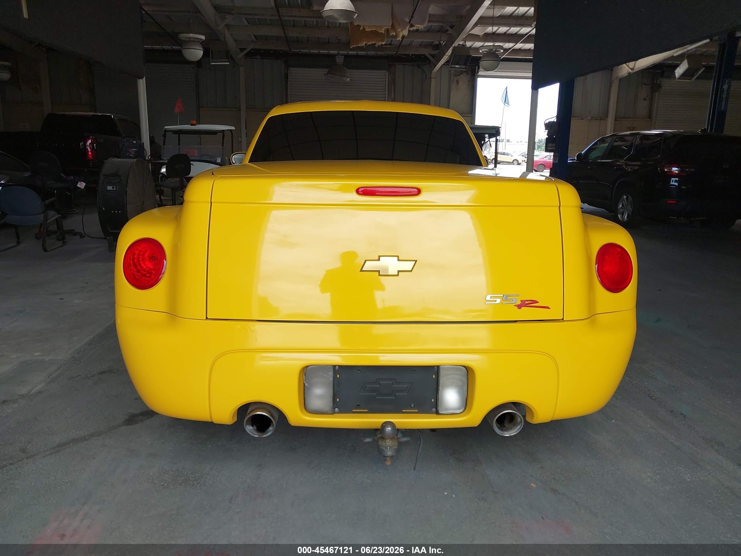 2004 Chevrolet Ssr   Yellow vin: 1GCES14P24B110345