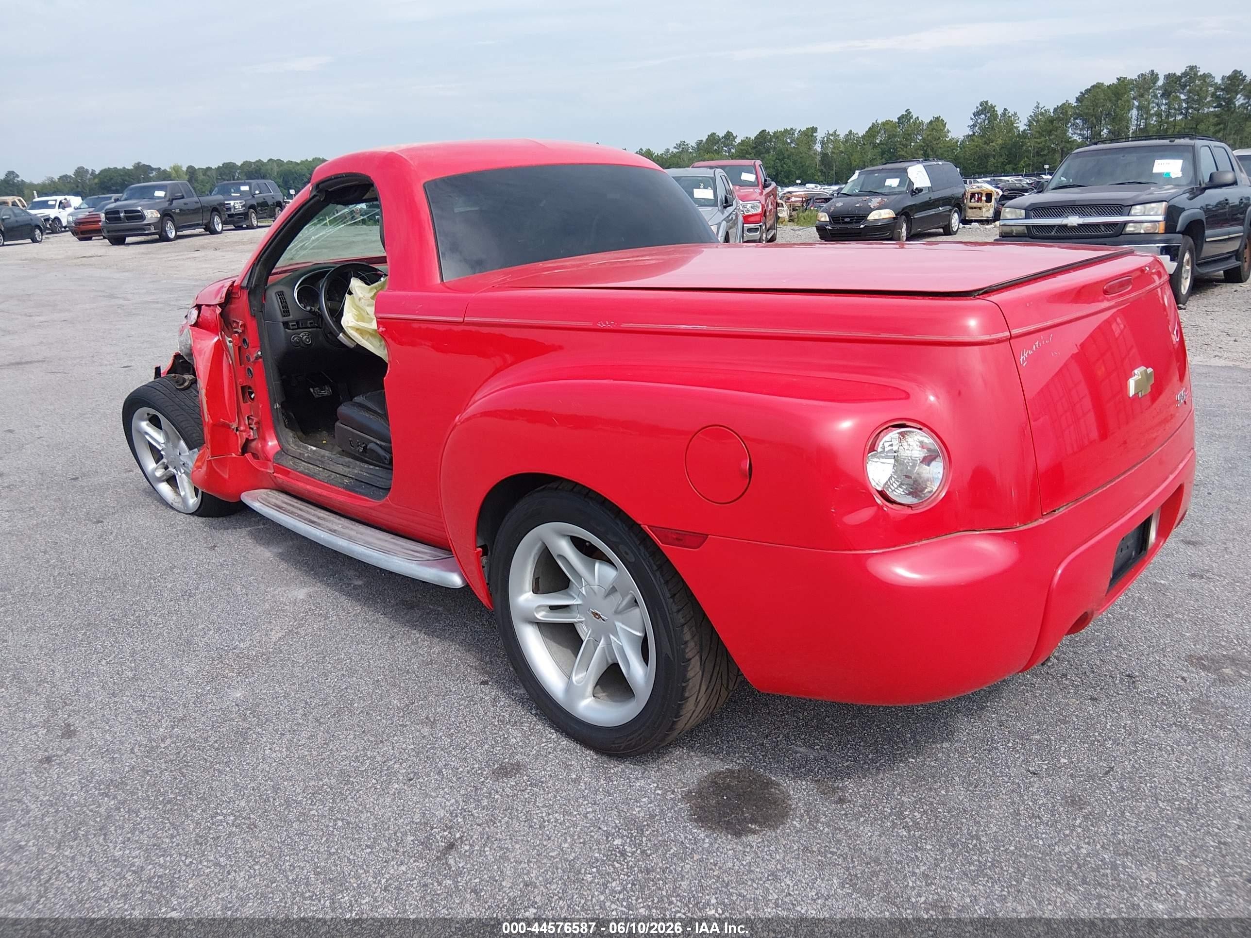 2004 Chevrolet Ssr   Red vin: 1GCES14P34B108474