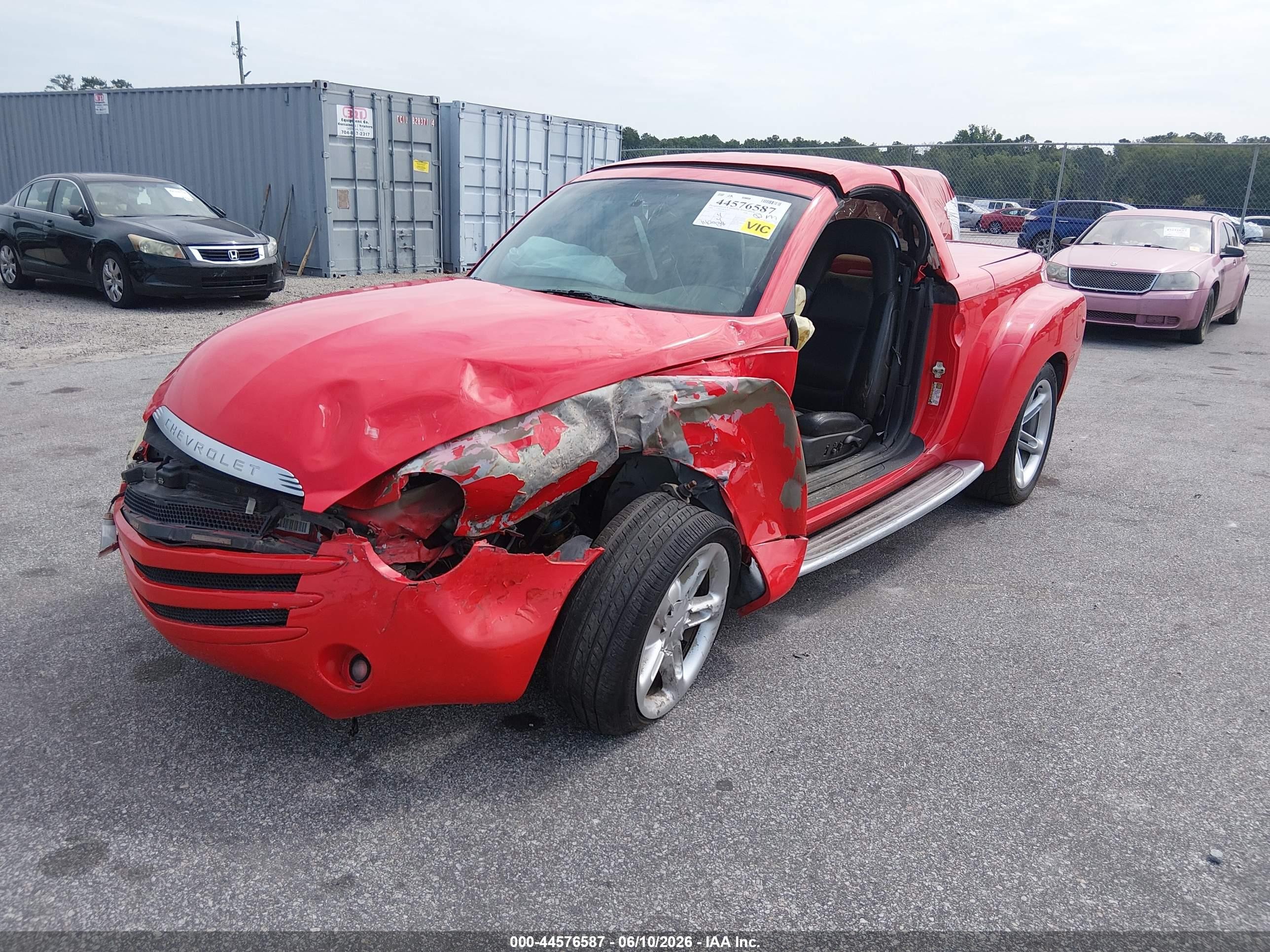 2004 Chevrolet Ssr   Red vin: 1GCES14P34B108474