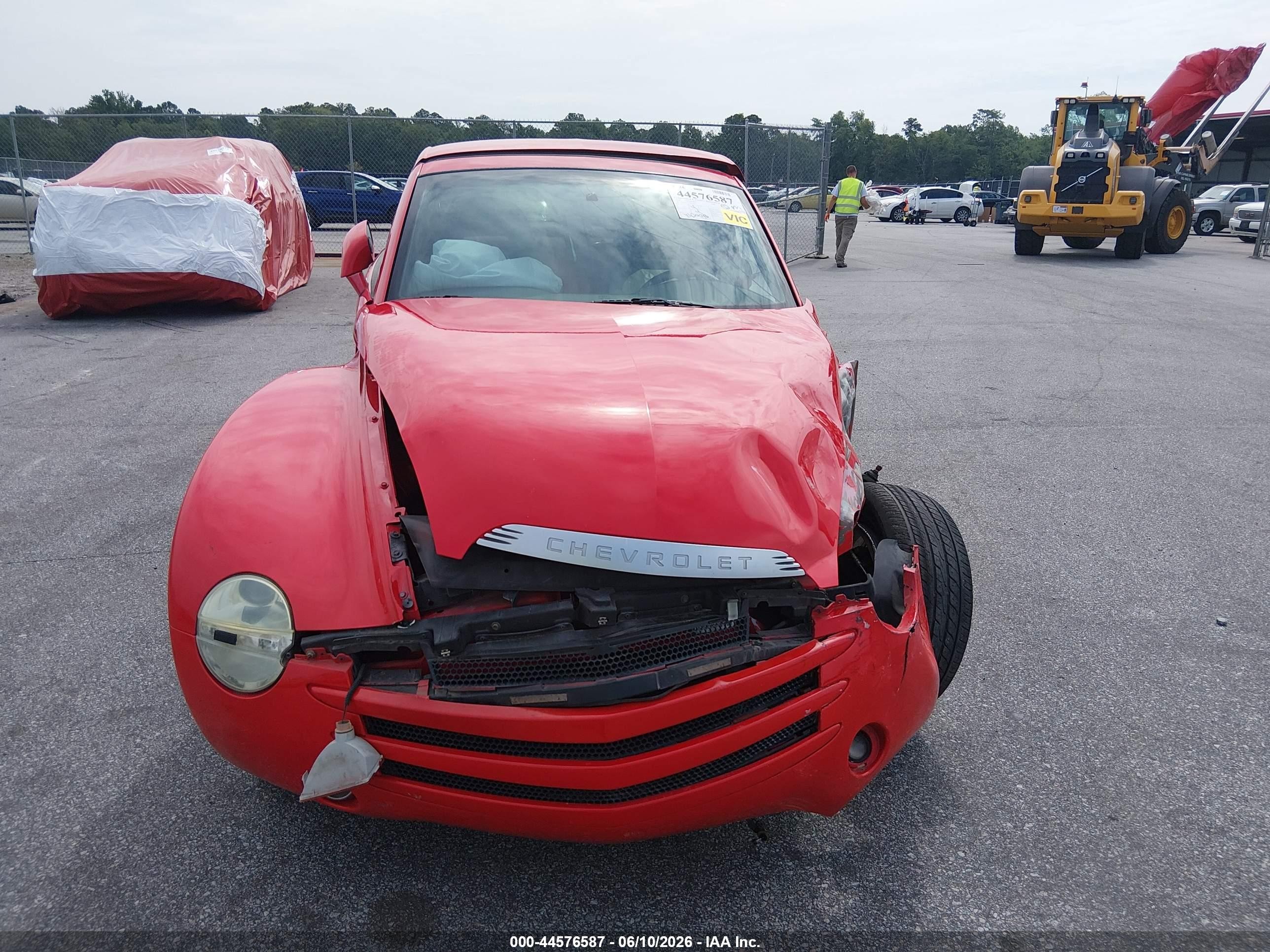 2004 Chevrolet Ssr   Red vin: 1GCES14P34B108474