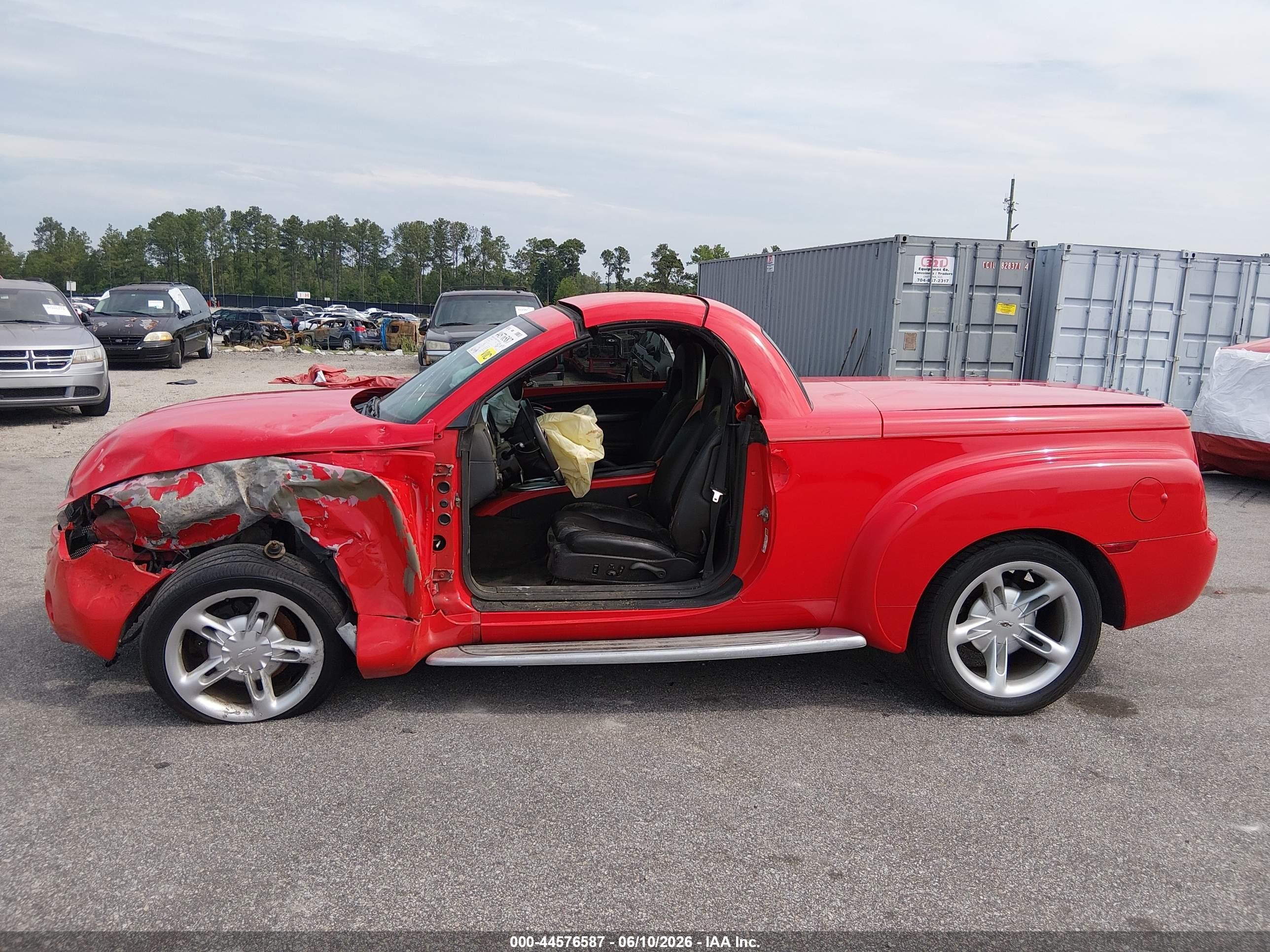 2004 Chevrolet Ssr   Red vin: 1GCES14P34B108474