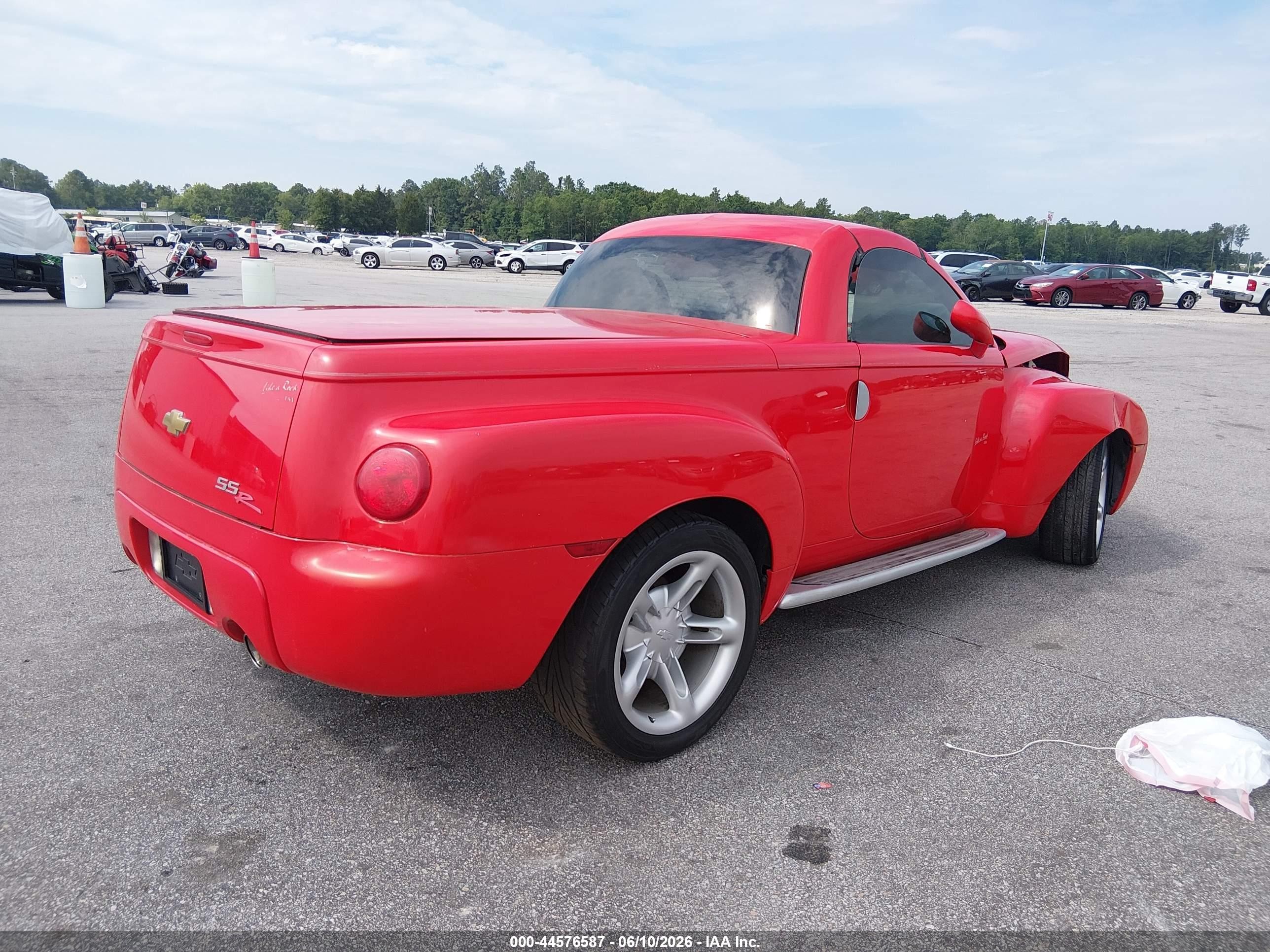 2004 Chevrolet Ssr   Red vin: 1GCES14P34B108474